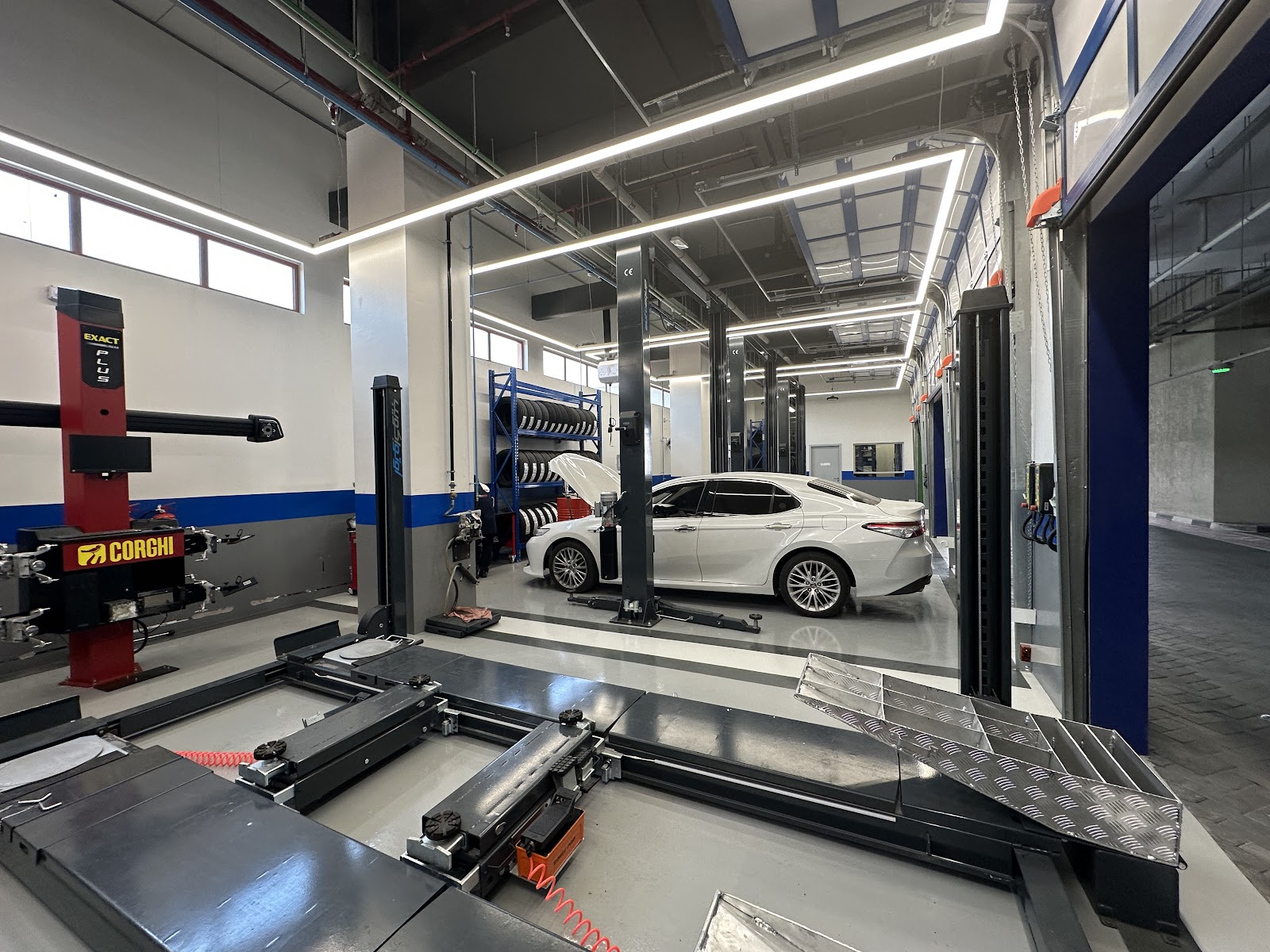 Al-Futtaim Auto Centers – City Center Al Zahia photo