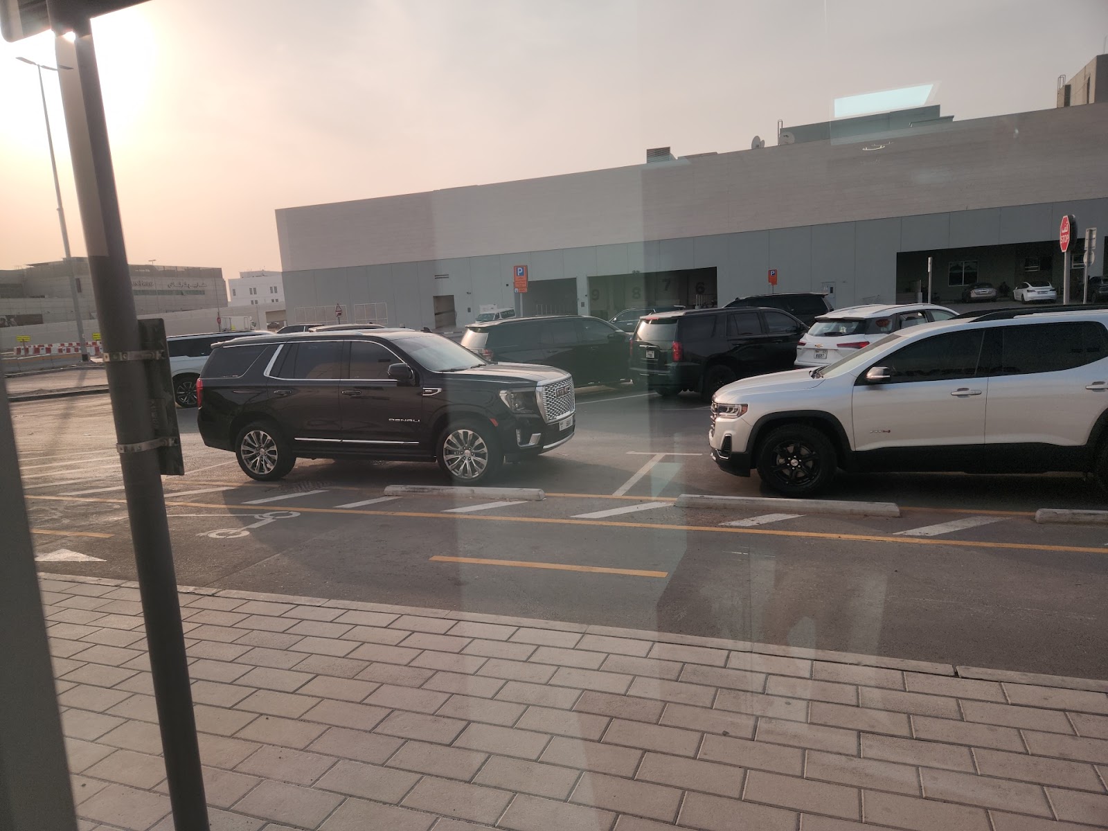 Al Ghandi Auto Service SZR/TS - الكندي للسيارات مركز الصيانة شارع الشيخ زايد photo