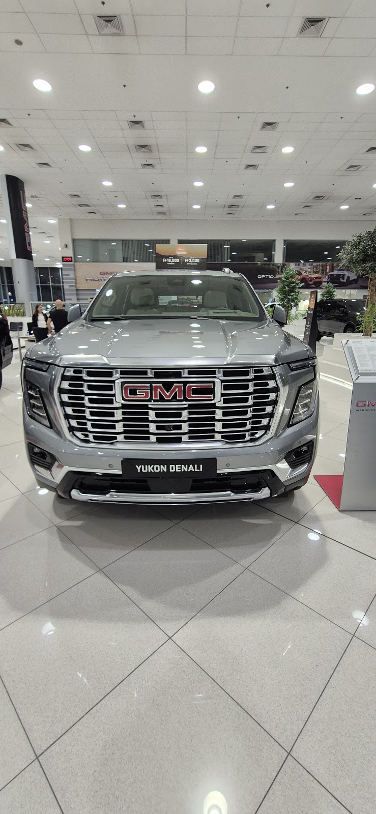 Al Ghandi Auto Showroom SZR - معرض الكندي للسيارات شارع الشيخ زايد photo