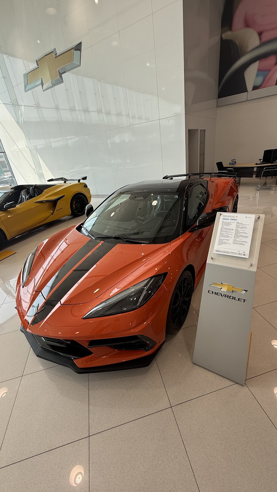 Al Ghandi Auto Showroom SZR - معرض الكندي للسيارات شارع الشيخ زايد photo