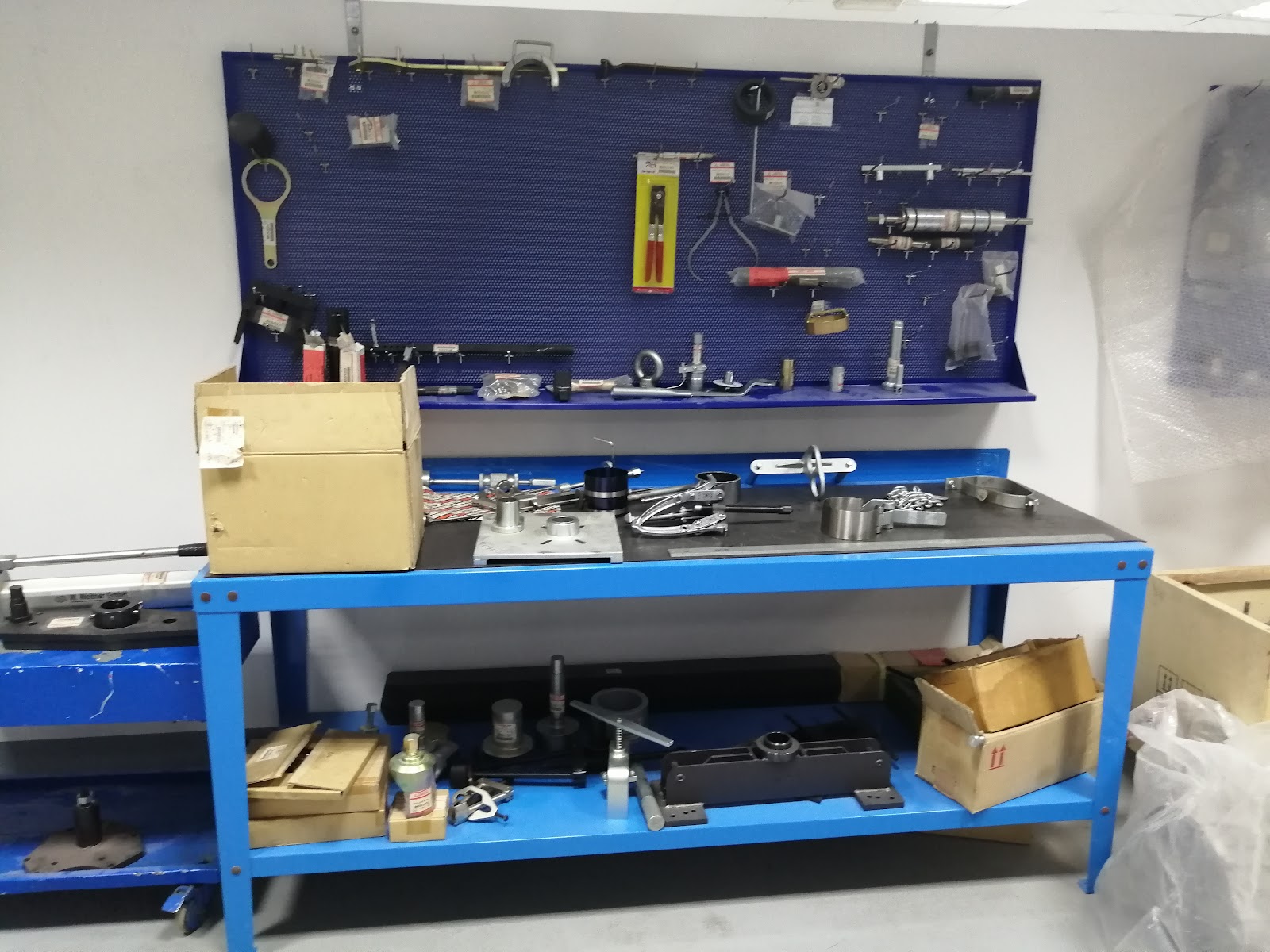 Al Habtoor Motors Workshop - DIC photo