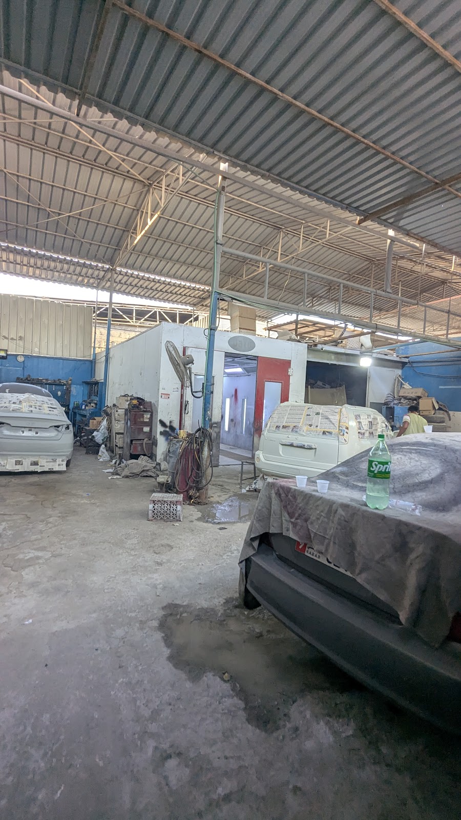 Al Shahra auto repair workshop photo