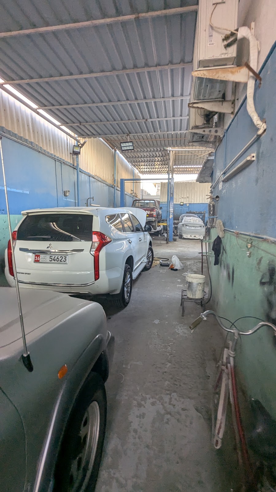 Al Shahra auto repair workshop photo