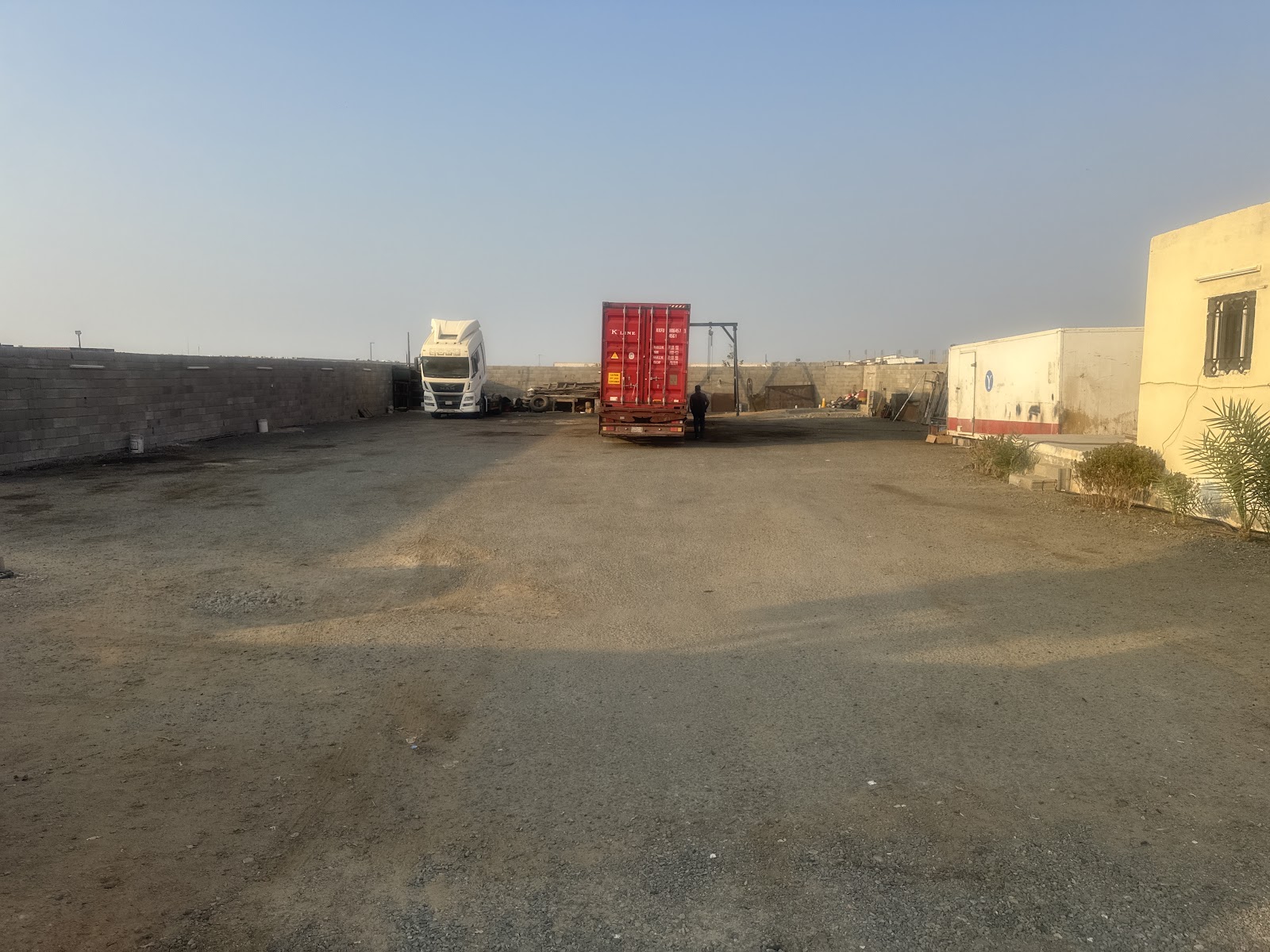 AL-SINANI MAN TRUCK WORKSHOP photo
