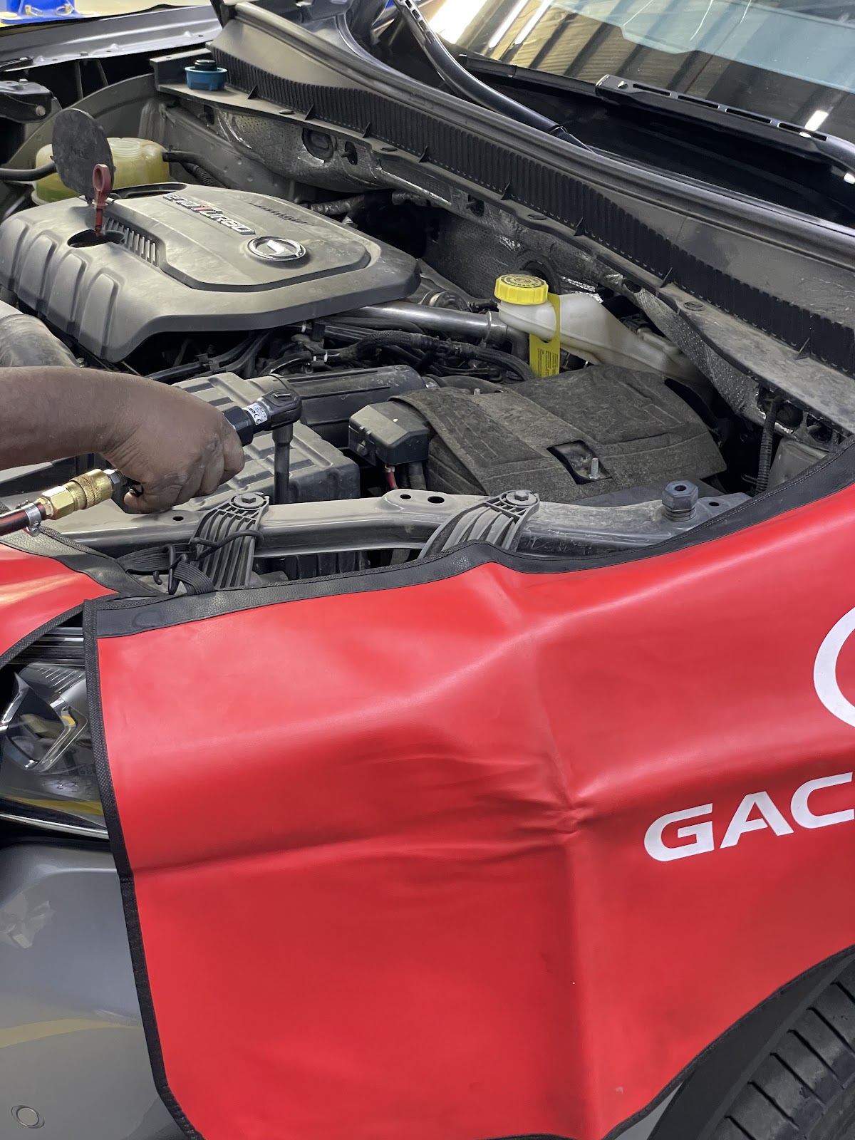 الجميح للسيارات جي أيه سي - مركز الصيانة السريعة | Aljomaih Automotive - GAC Motor Quick Service Center photo