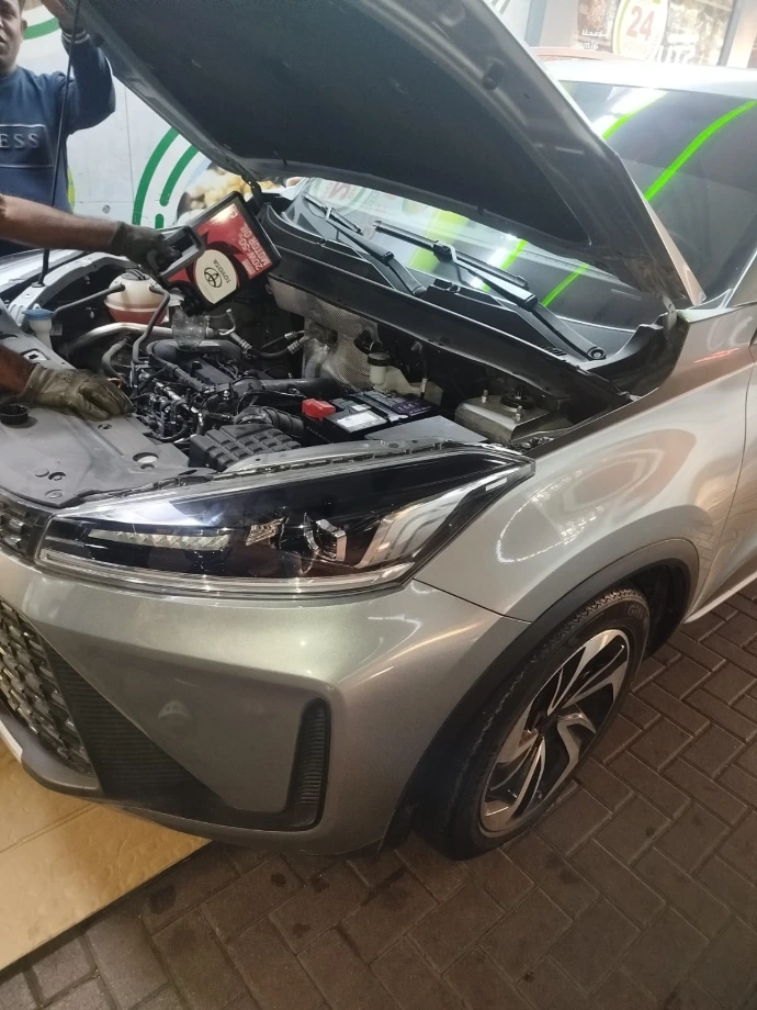 Auto Car repair & battery service 24/7 photo