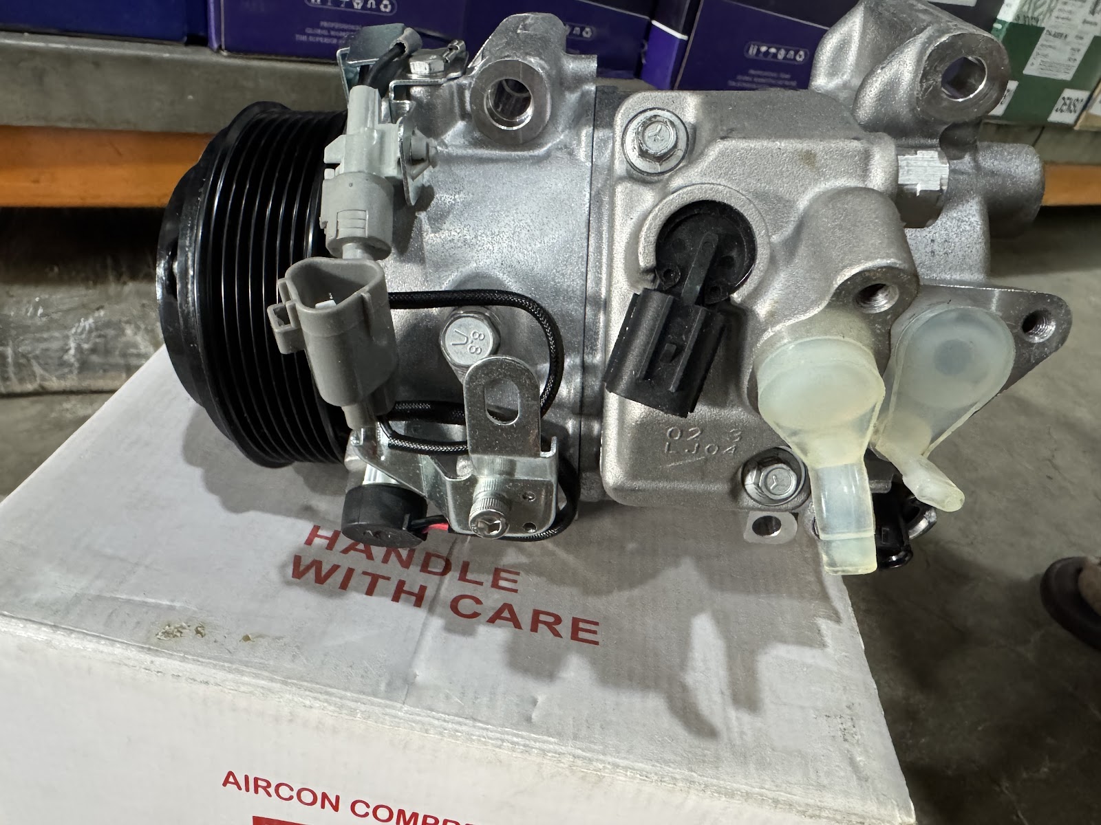 خدمة إصلاح سيارات auto garage photo