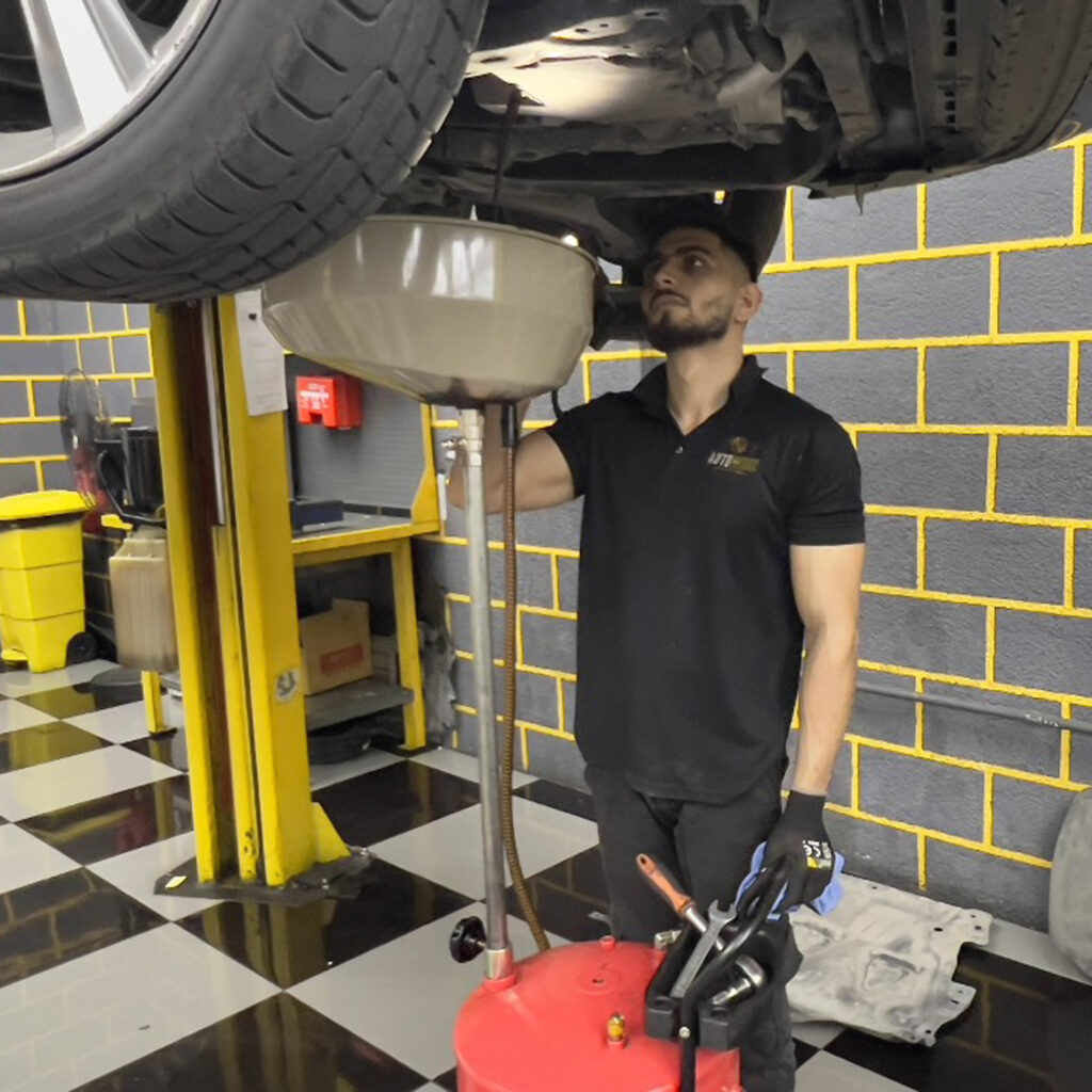 Auto Whiz Garage photo