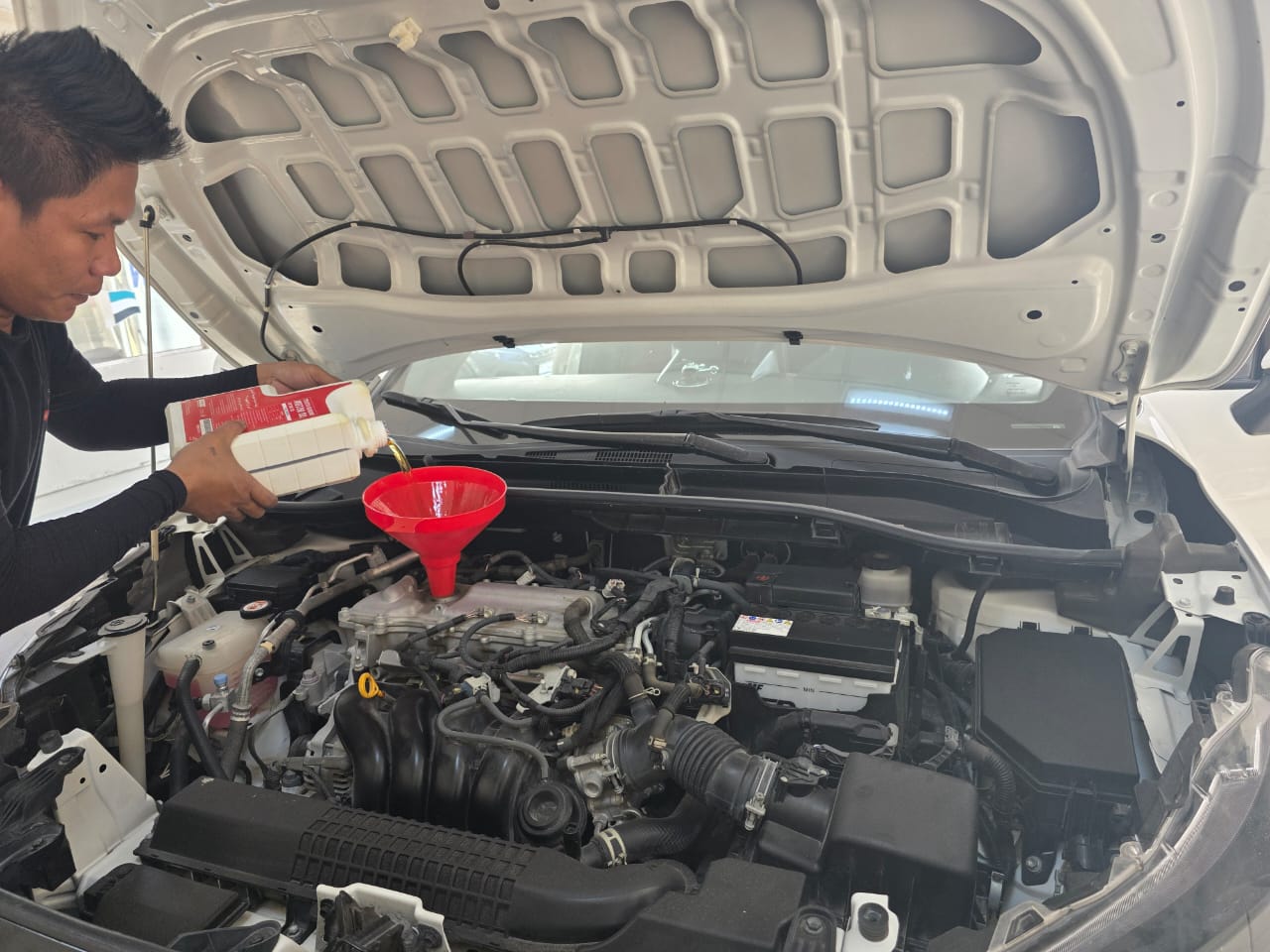 AutoDrive | 20 minutes Oil Change, Car Service, Car Repair Garage, Car AC Repair, Car Mechanic Workshop, Auto Electrician photo