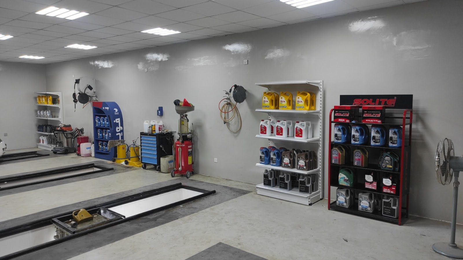 AutoDrive | 20 minutes Oil Change, Car Service, Car Repair Garage, Car AC Repair, Car Mechanic Workshop, Auto Electrician photo