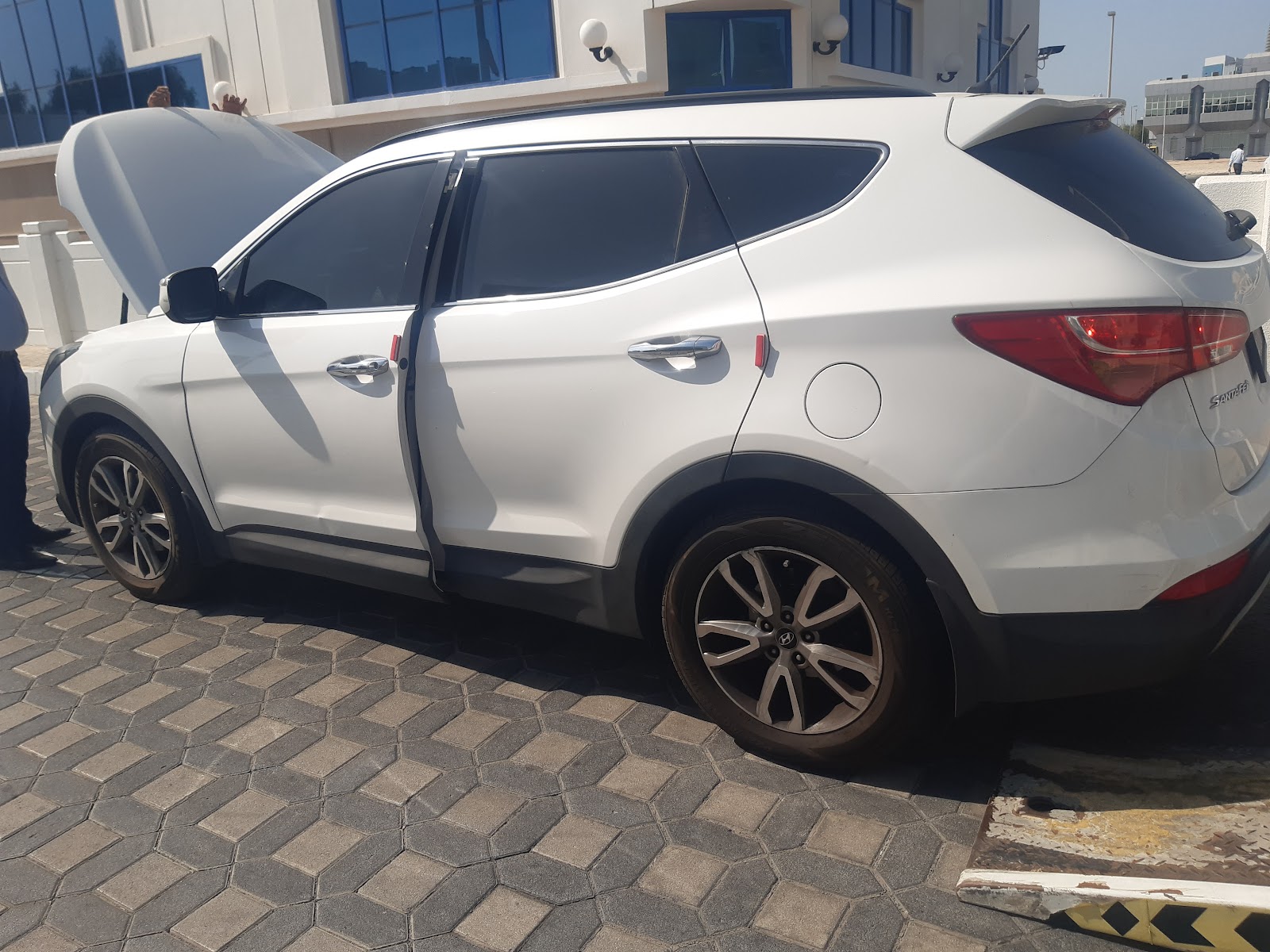 Bosch Car Service - Central Motors - Bateen photo
