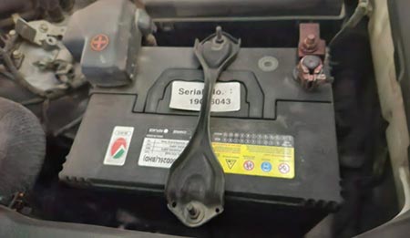 CAR Battery Replacement Abu Dhabi,Honest Auto&Battery,Motorbike Battery Shop AbuDhabi,اونيست لتجارة زينة السيارات والبطاريات photo