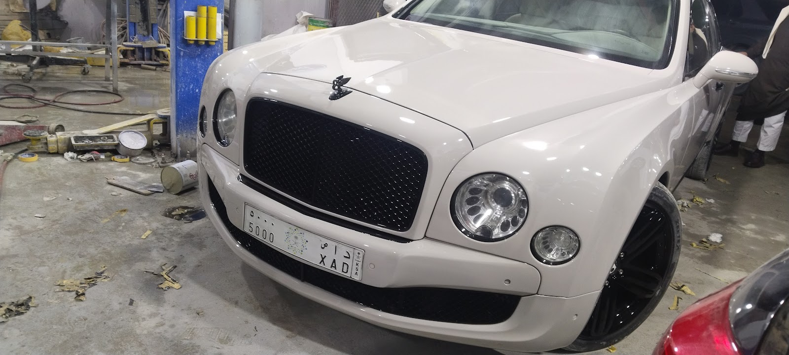 Car maintenance workshops photo