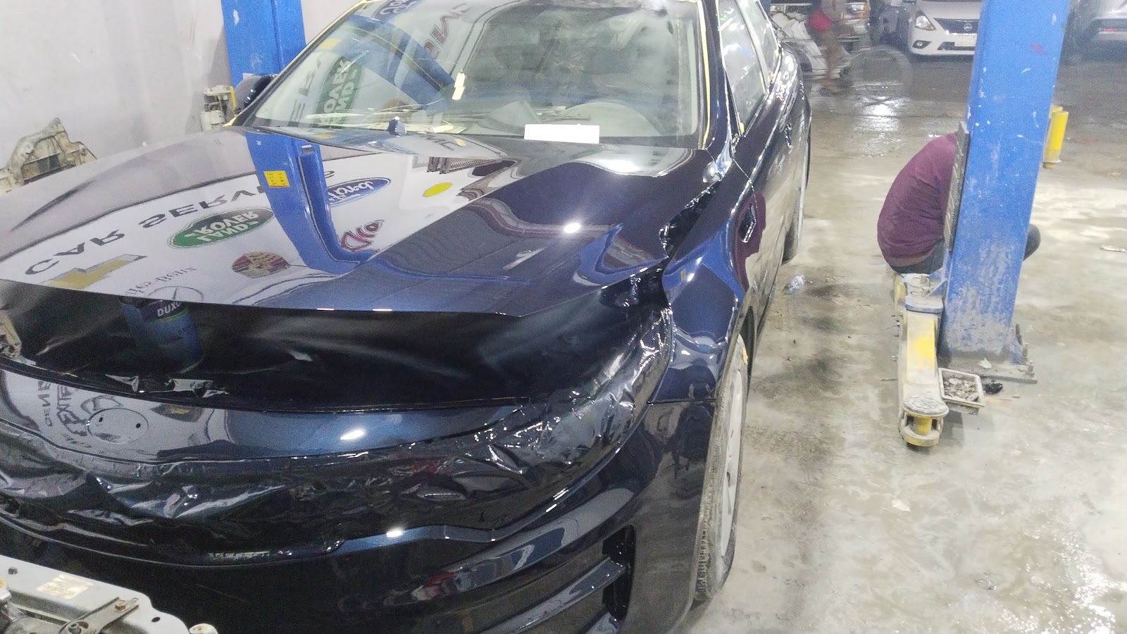 Car maintenance workshops photo