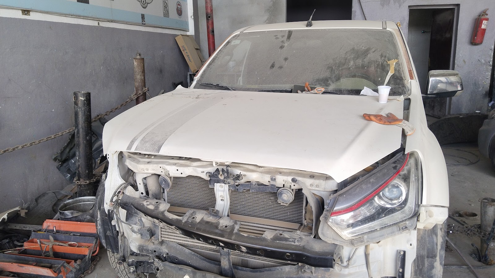 Car maintenance workshops photo