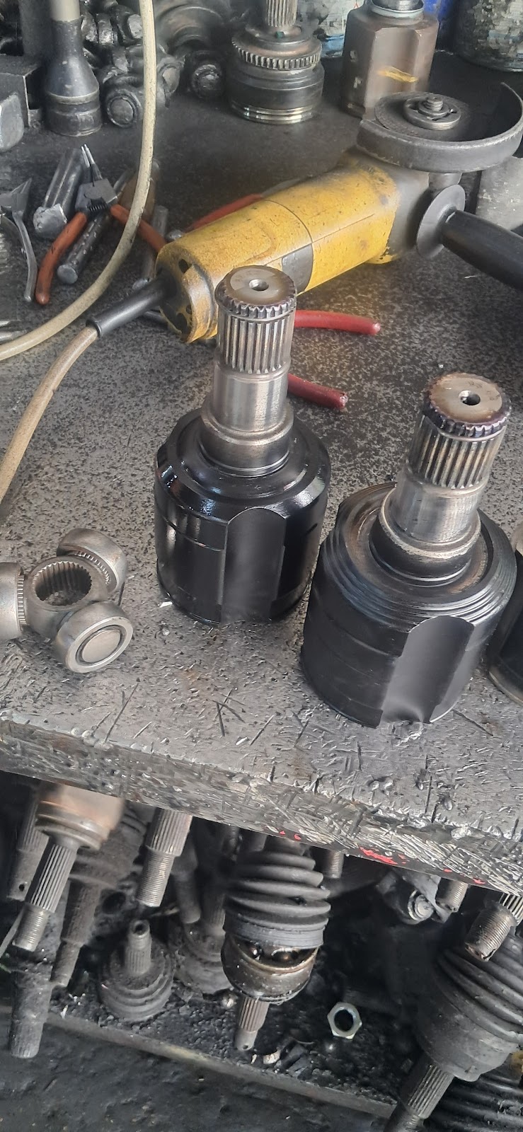 عكوس اخصاي. Cars axes repair workshop 71 photo