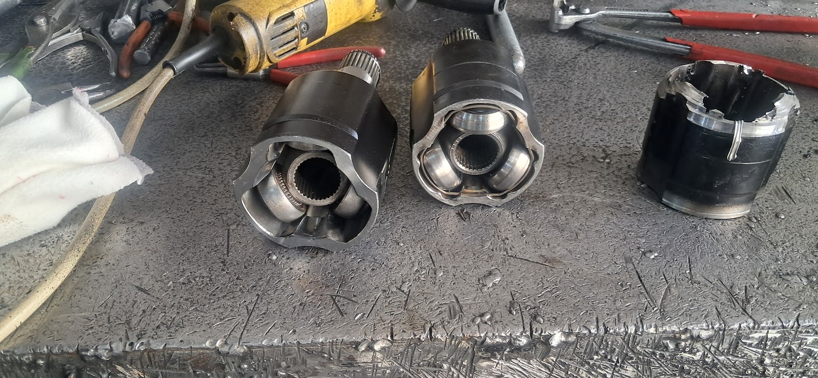 عكوس اخصاي. Cars axes repair workshop 71 photo