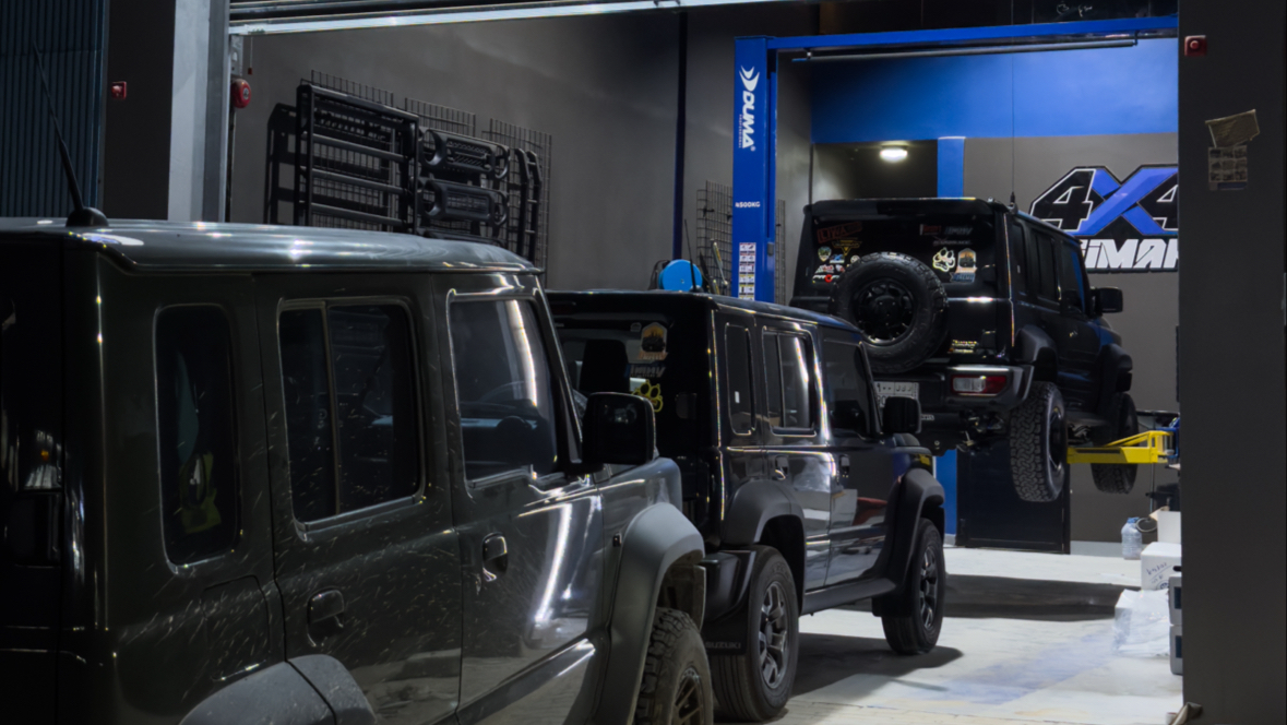 Dream Garage For Car Repairs photo