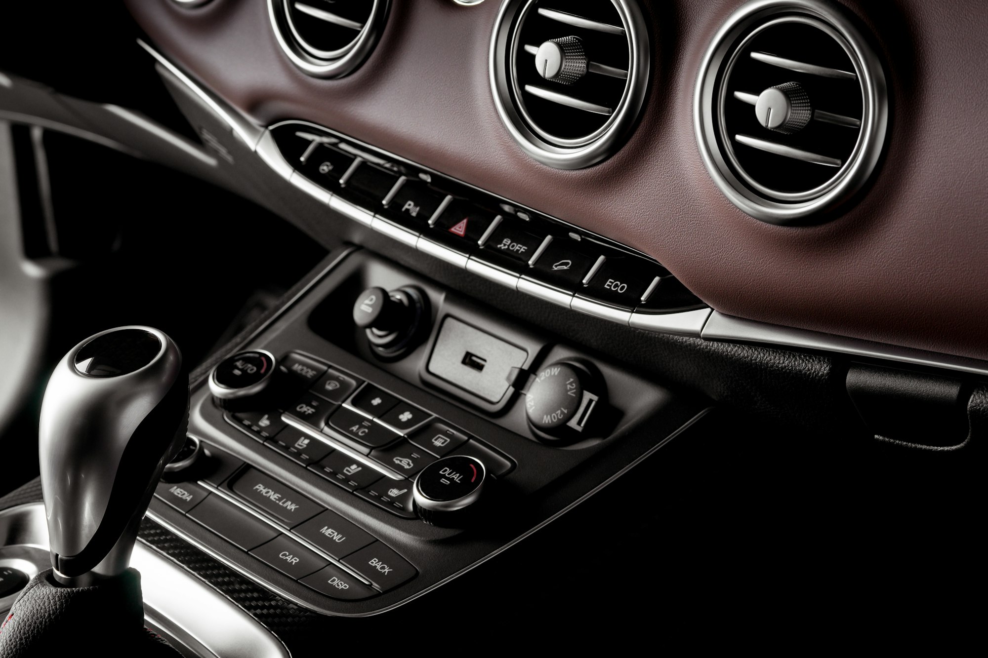 DX Garage I Car repair garage in Al Quoz Dubai | Car Service Center near Barsha photo