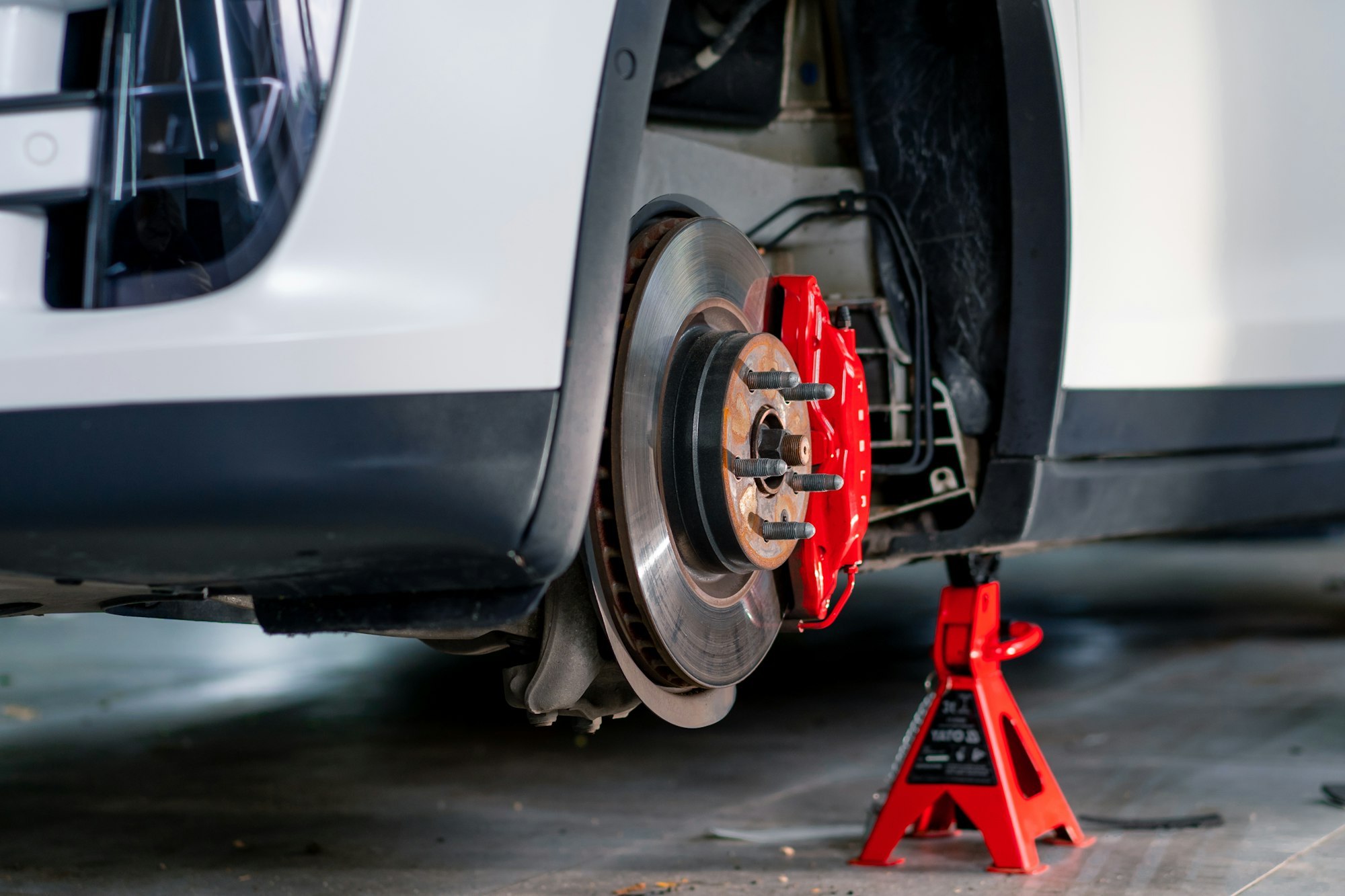 DX Garage I Car repair garage in Al Quoz Dubai | Car Service Center near Barsha photo