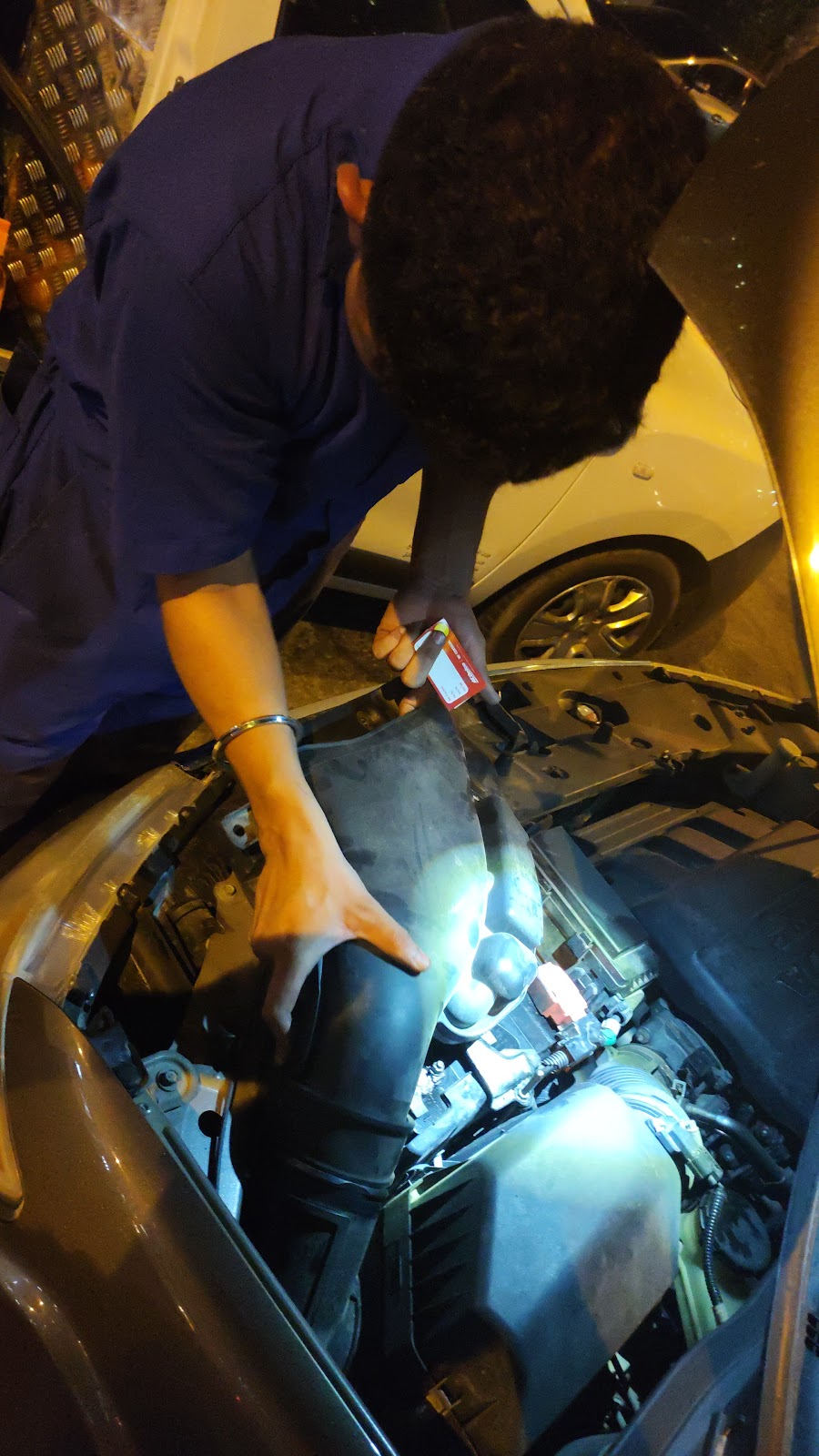 Fasttrack Emarat - Battery Mobile Service photo