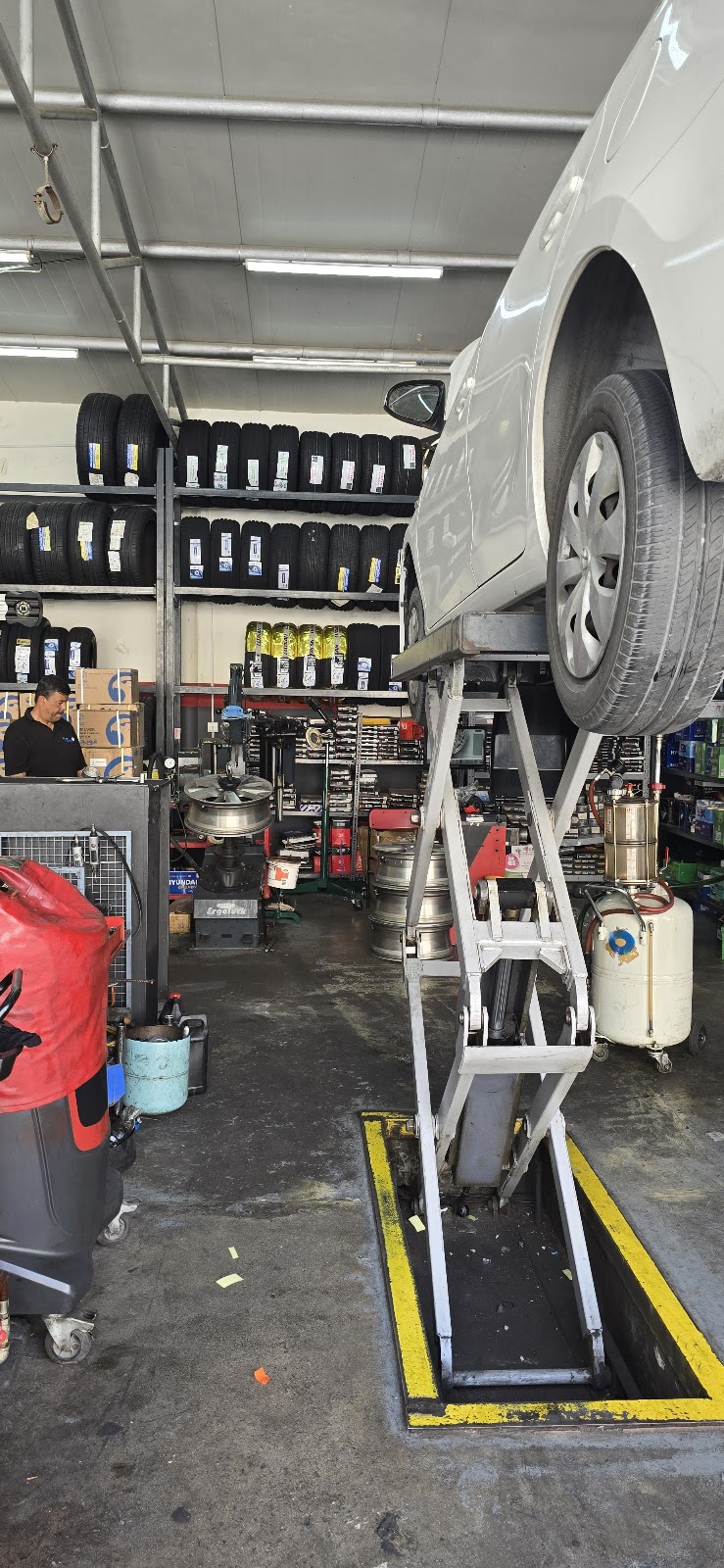 First Pro (Al Ofoq Al Malaki Car Service) Al Khan Branch photo