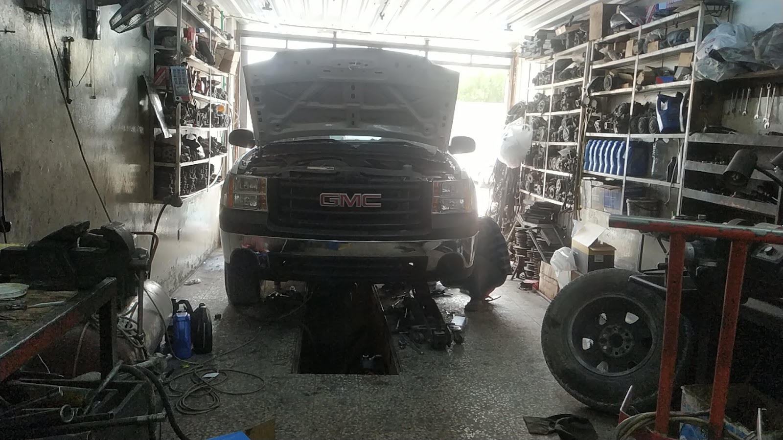 fitwell automobile workshop photo