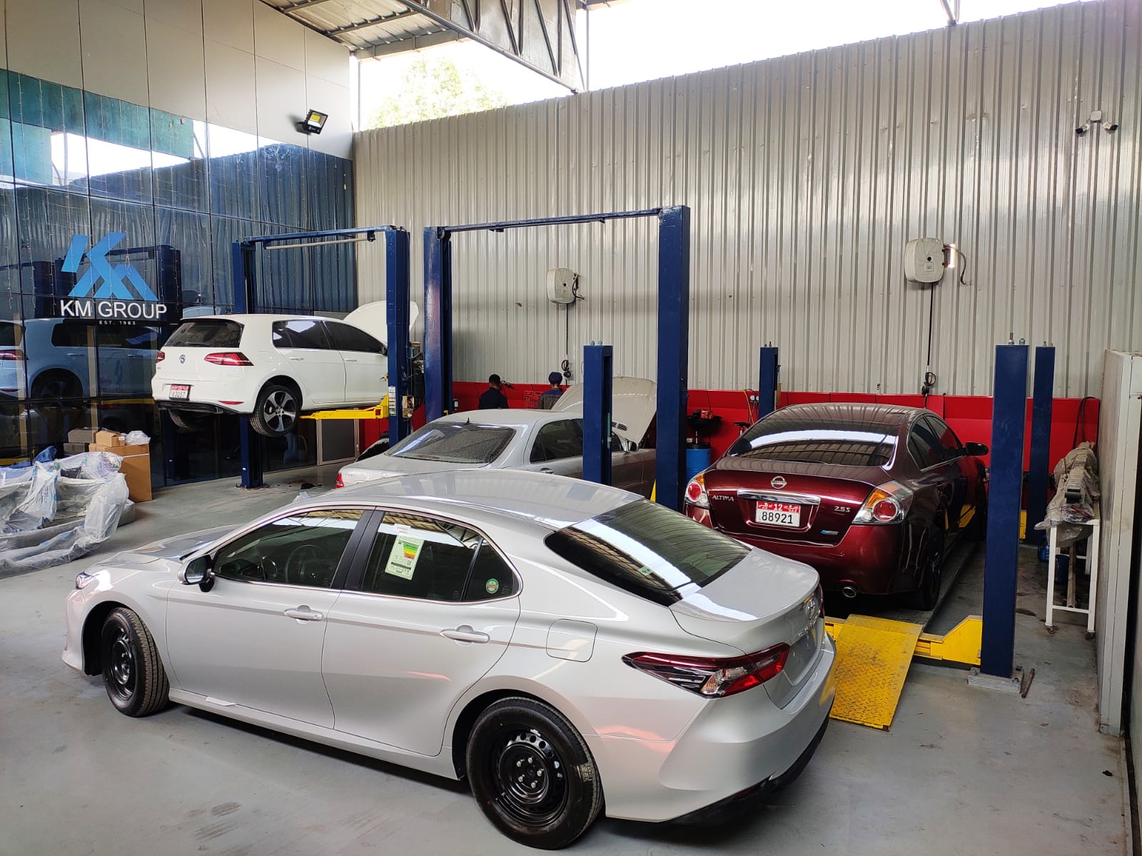 KM Garage Abu dhabi photo
