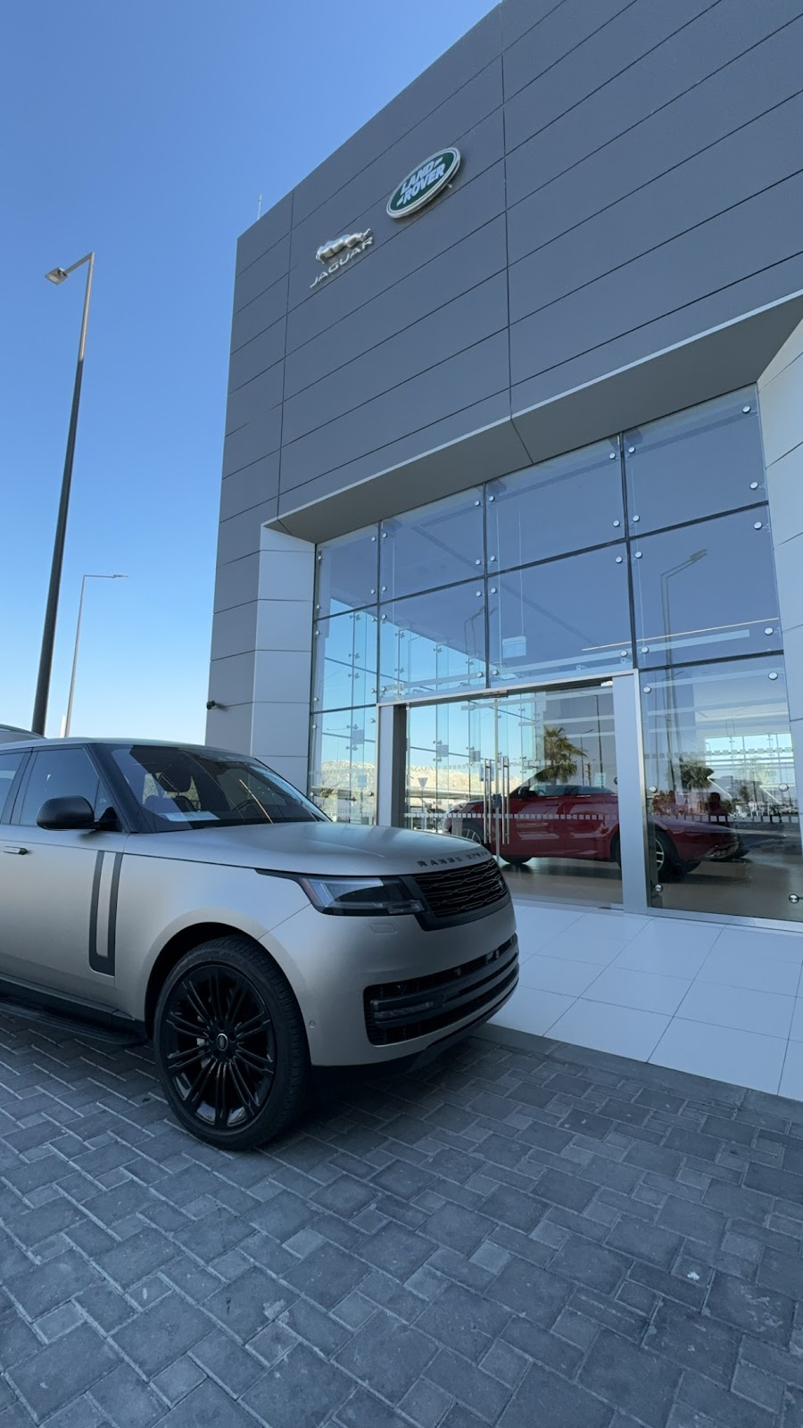 Land Rover Alfardan Premier Motors photo