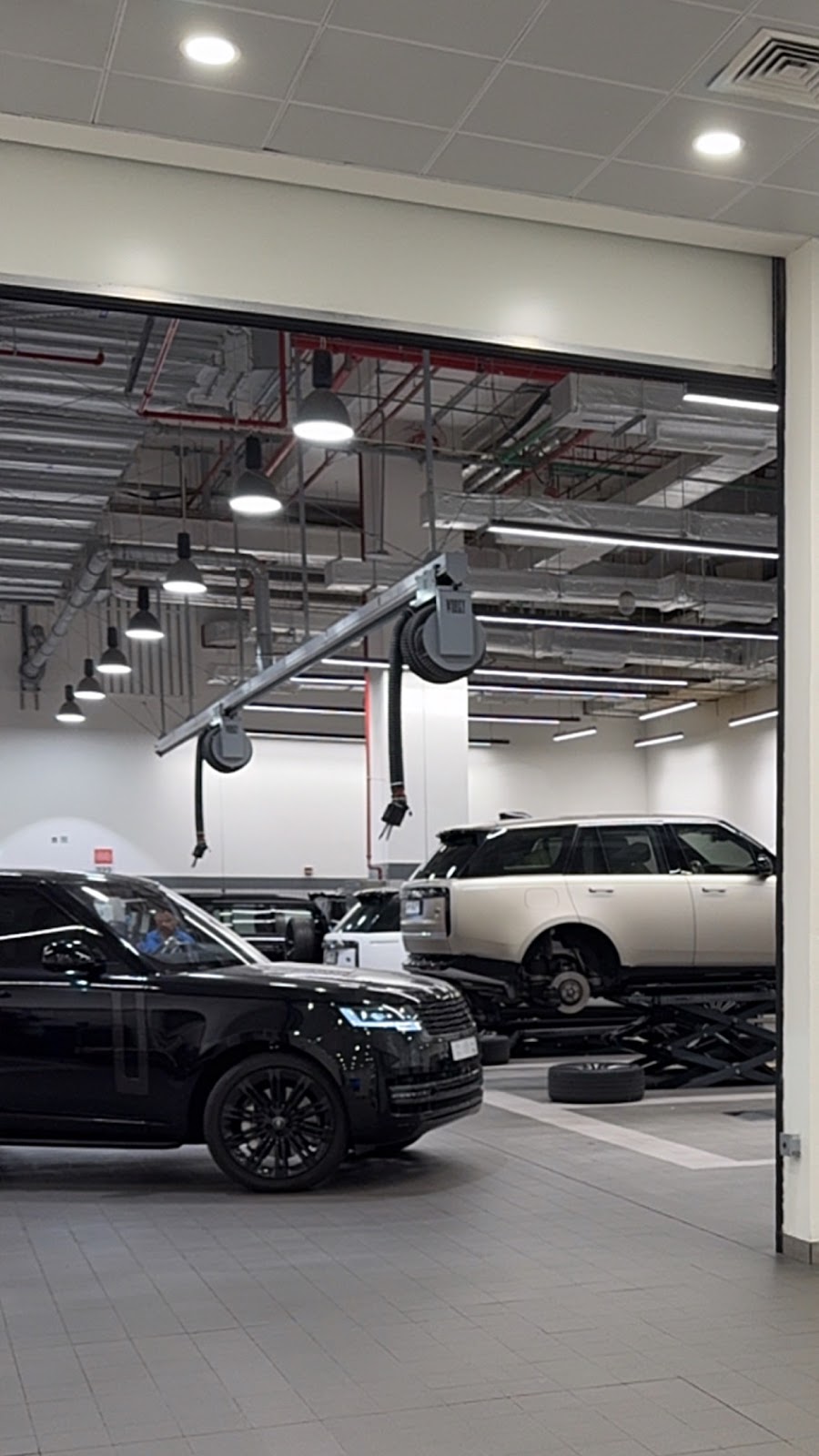 Land Rover Authorised Repairer Alfardan Premier Motors photo