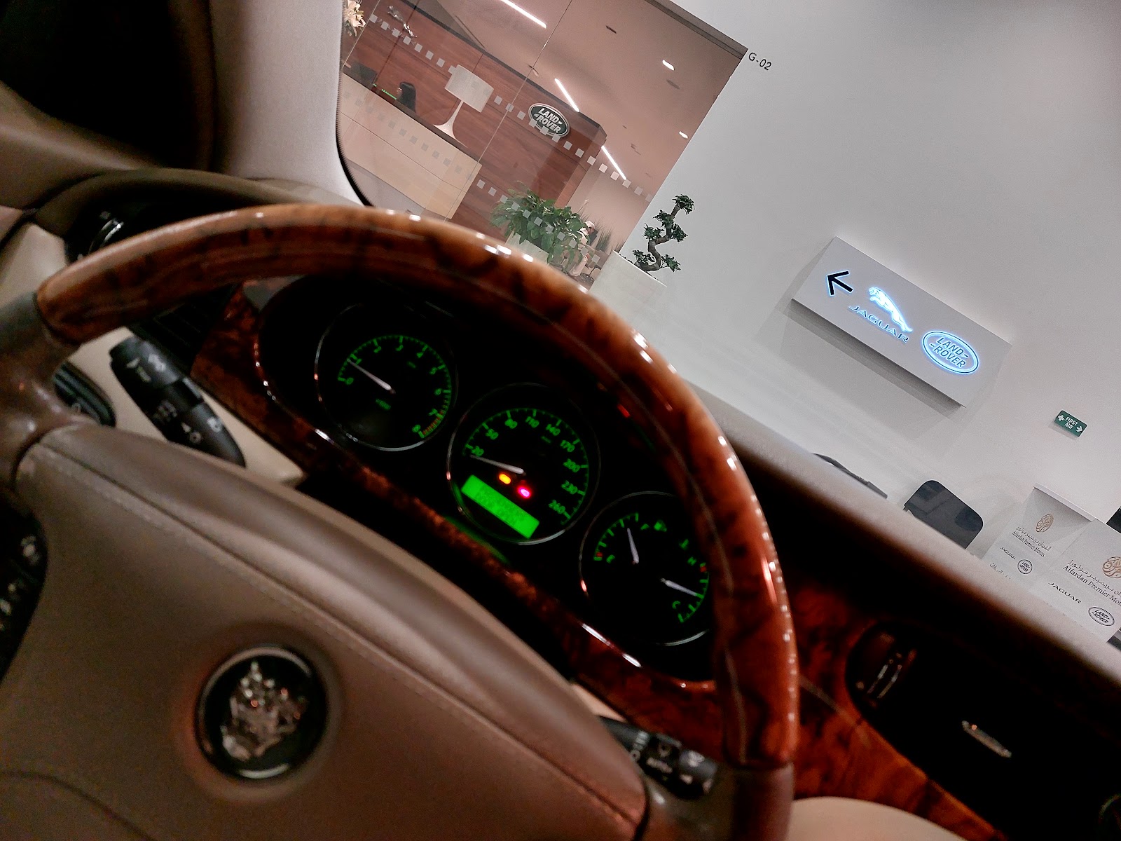 Land Rover Authorised Repairer Alfardan Premier Motors photo