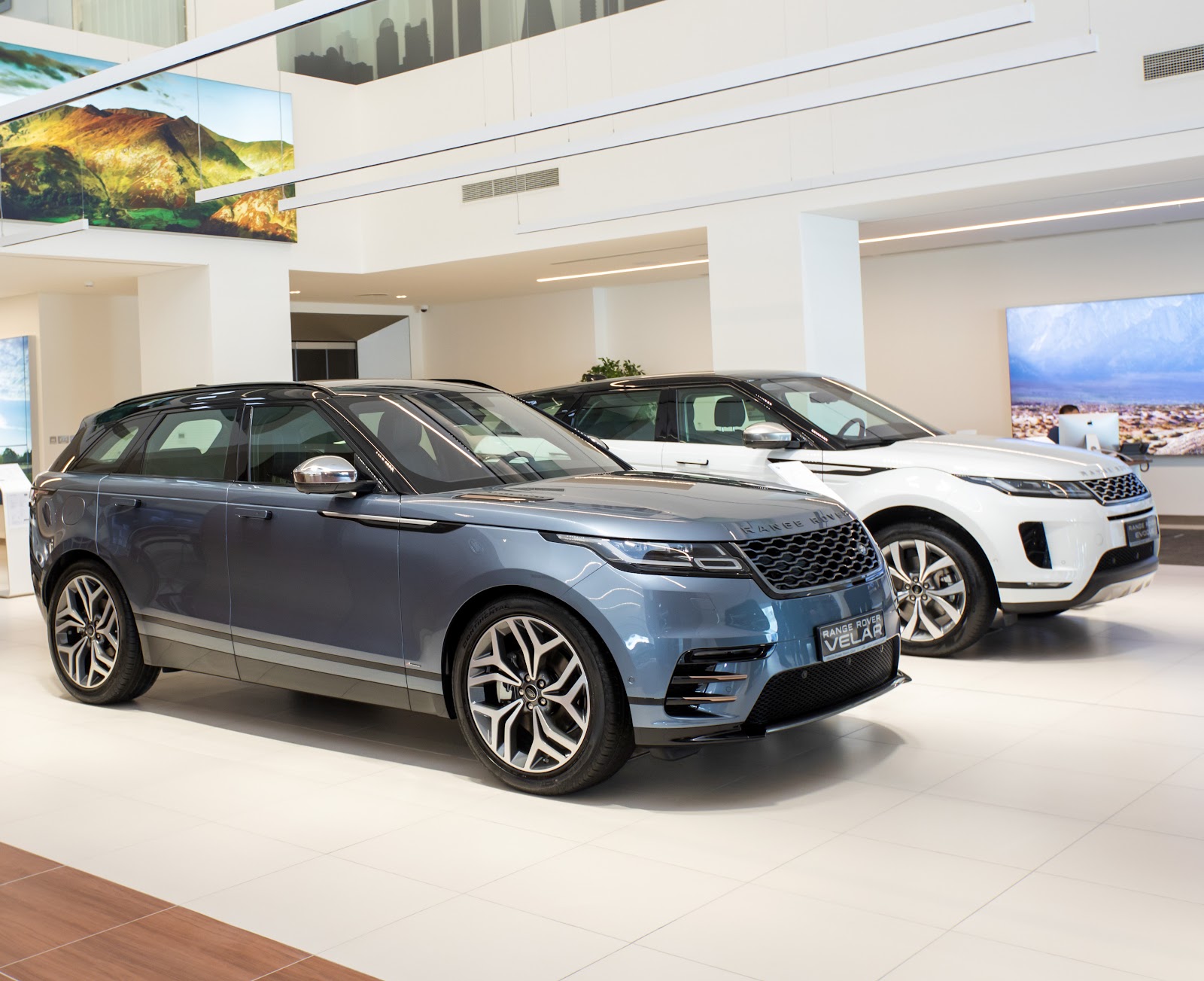 Land Rover Retailer Alfardan Premier Motors photo