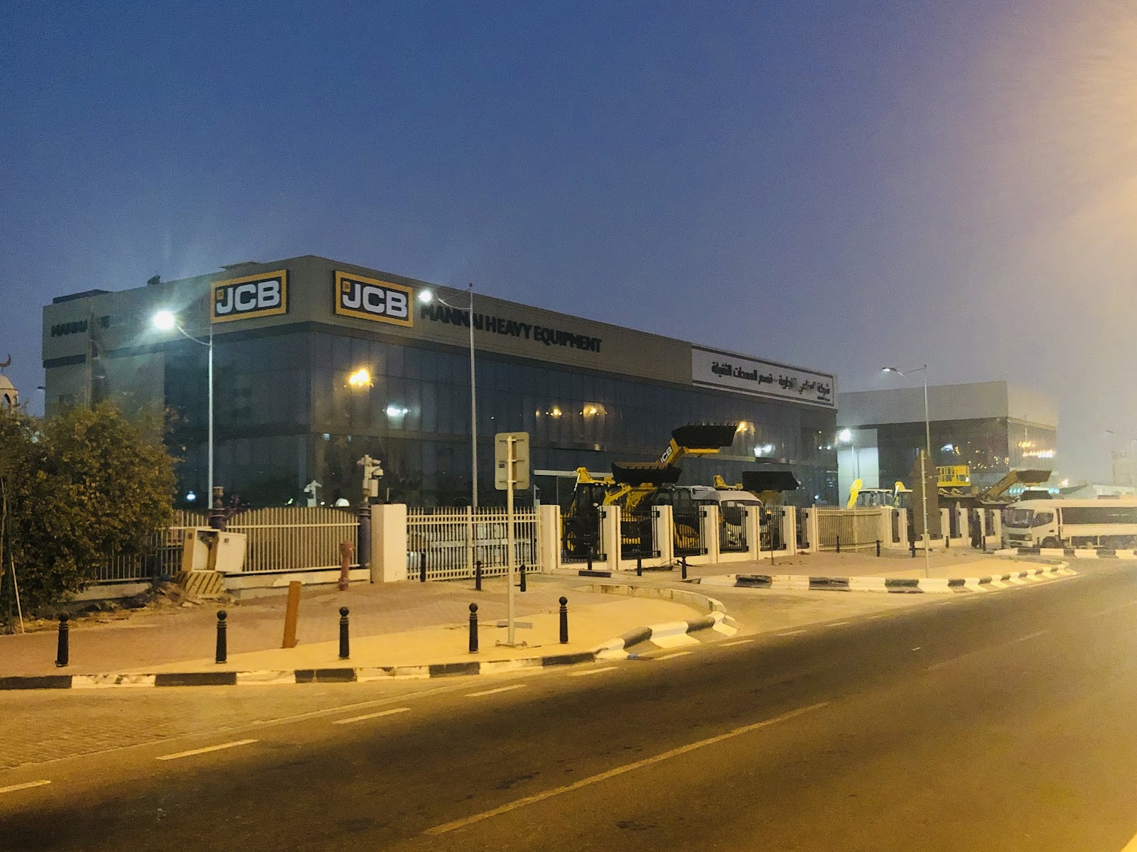 Mannai Heavy Equipment Group- JCB, Grove, Foton, Eicher, Allison, Thermo-King, Chalwyn, TCM photo
