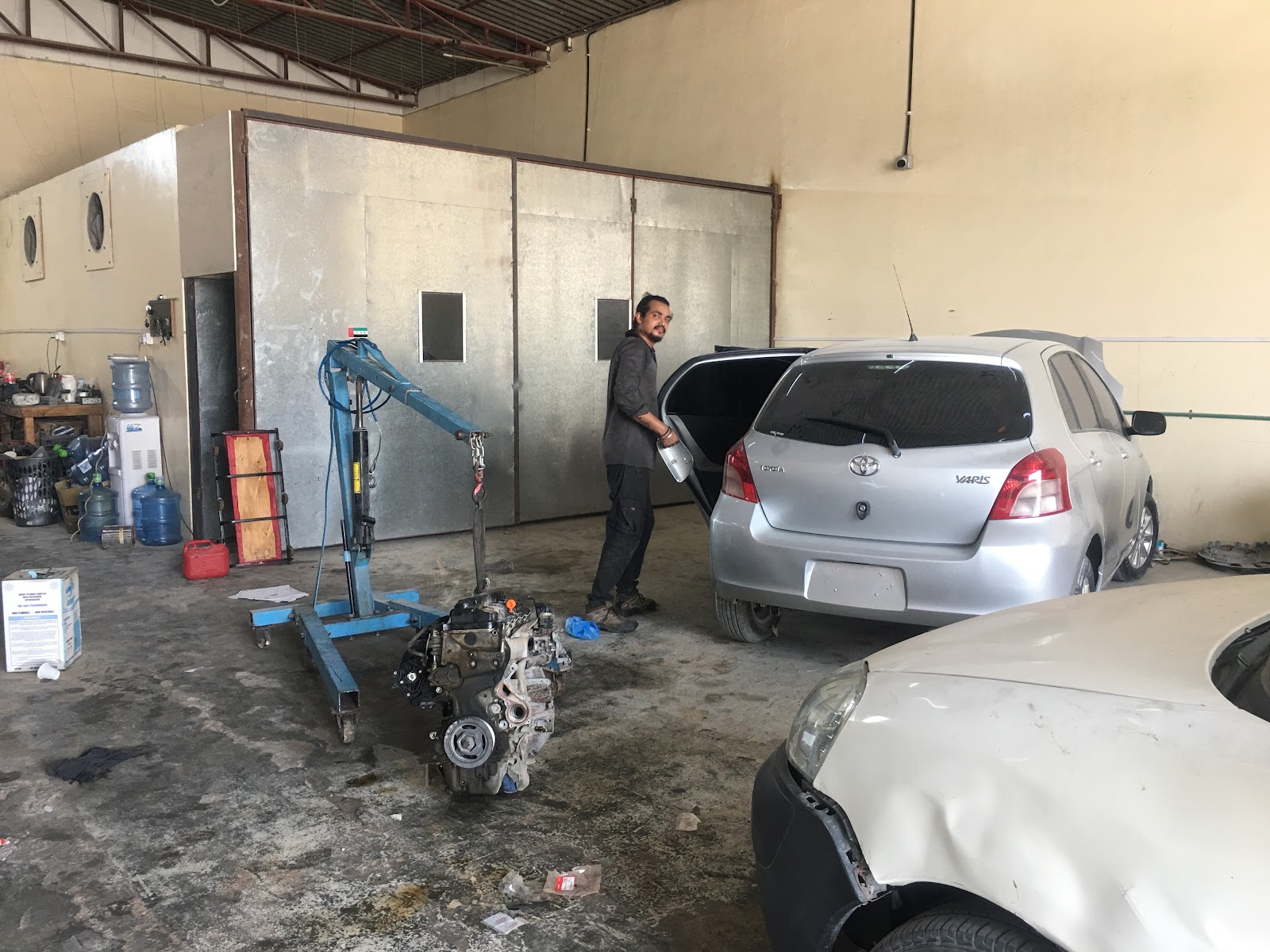 Mehran Auto Rep: Workshop photo