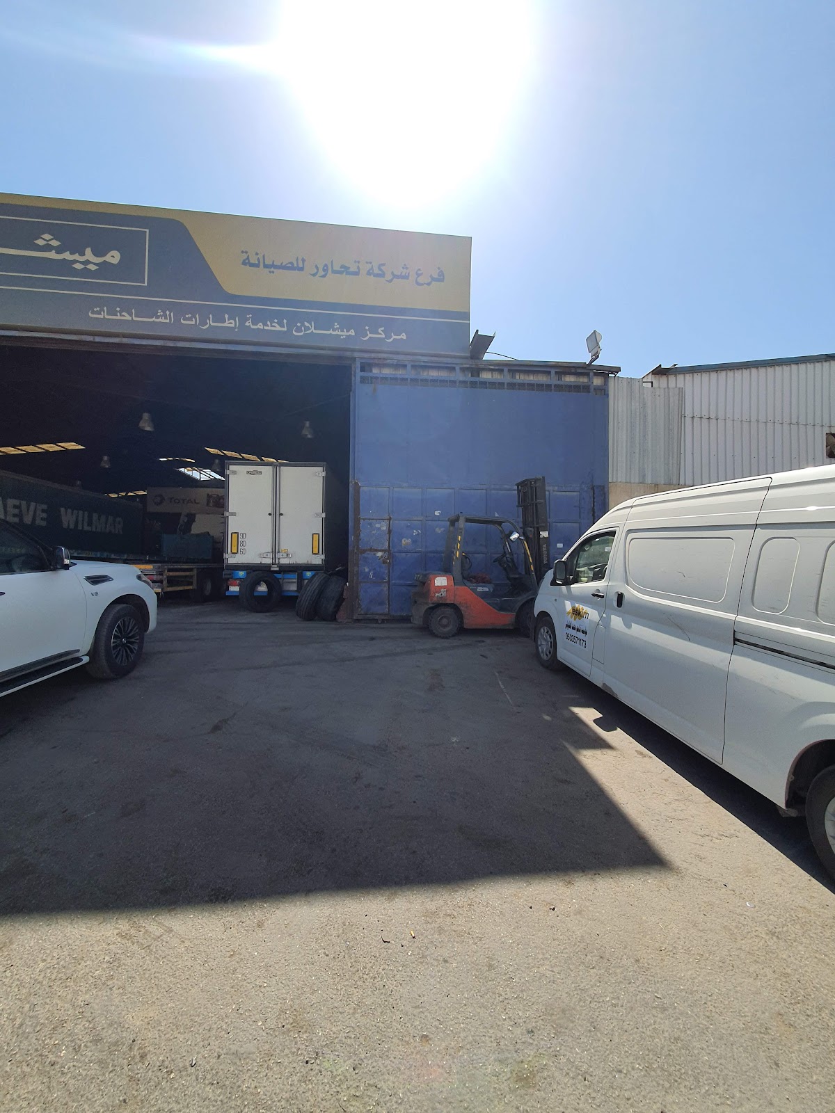 Michelin Truck Service center-Diqat Almahawer photo