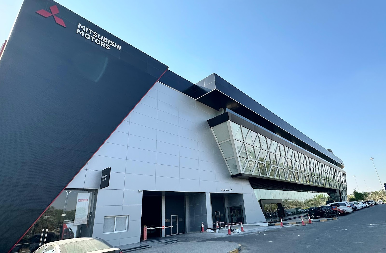 Mitsubishi Motors Service Center - Musaffah, Abu Dhabi - Al Habtoor Motors Royal Car photo
