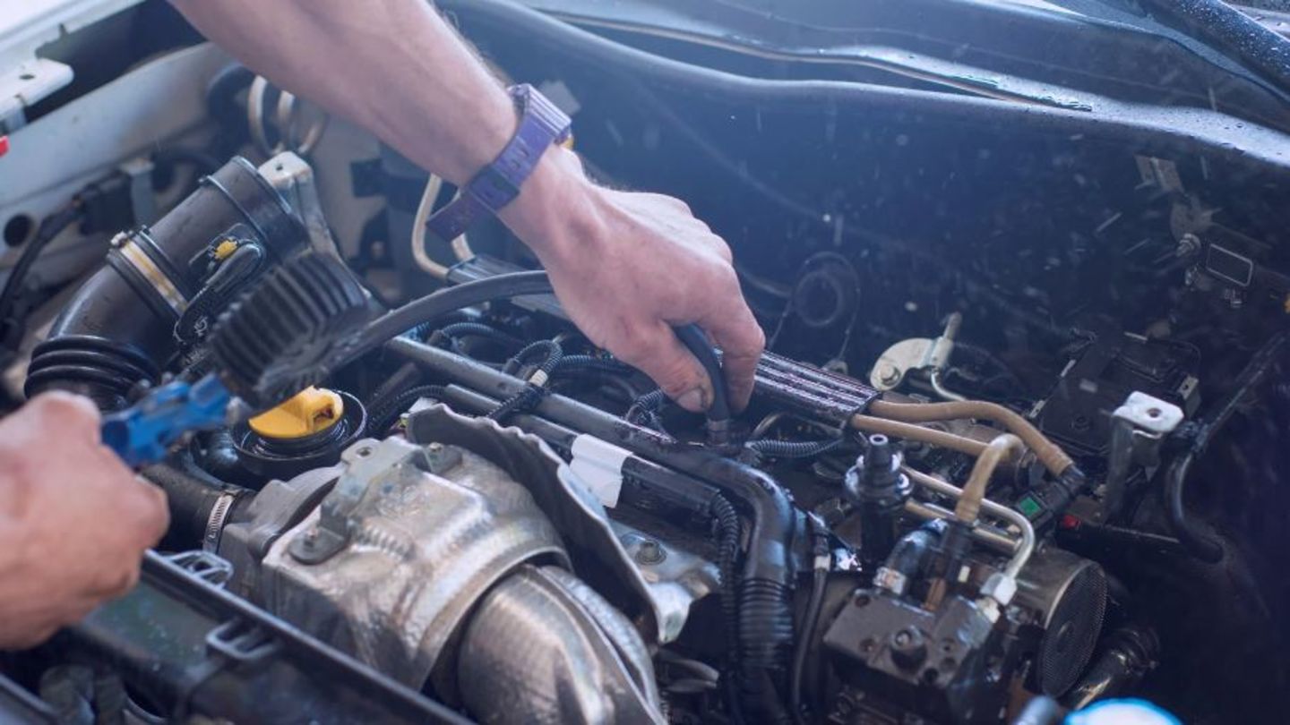 Motor master automotives garage photo