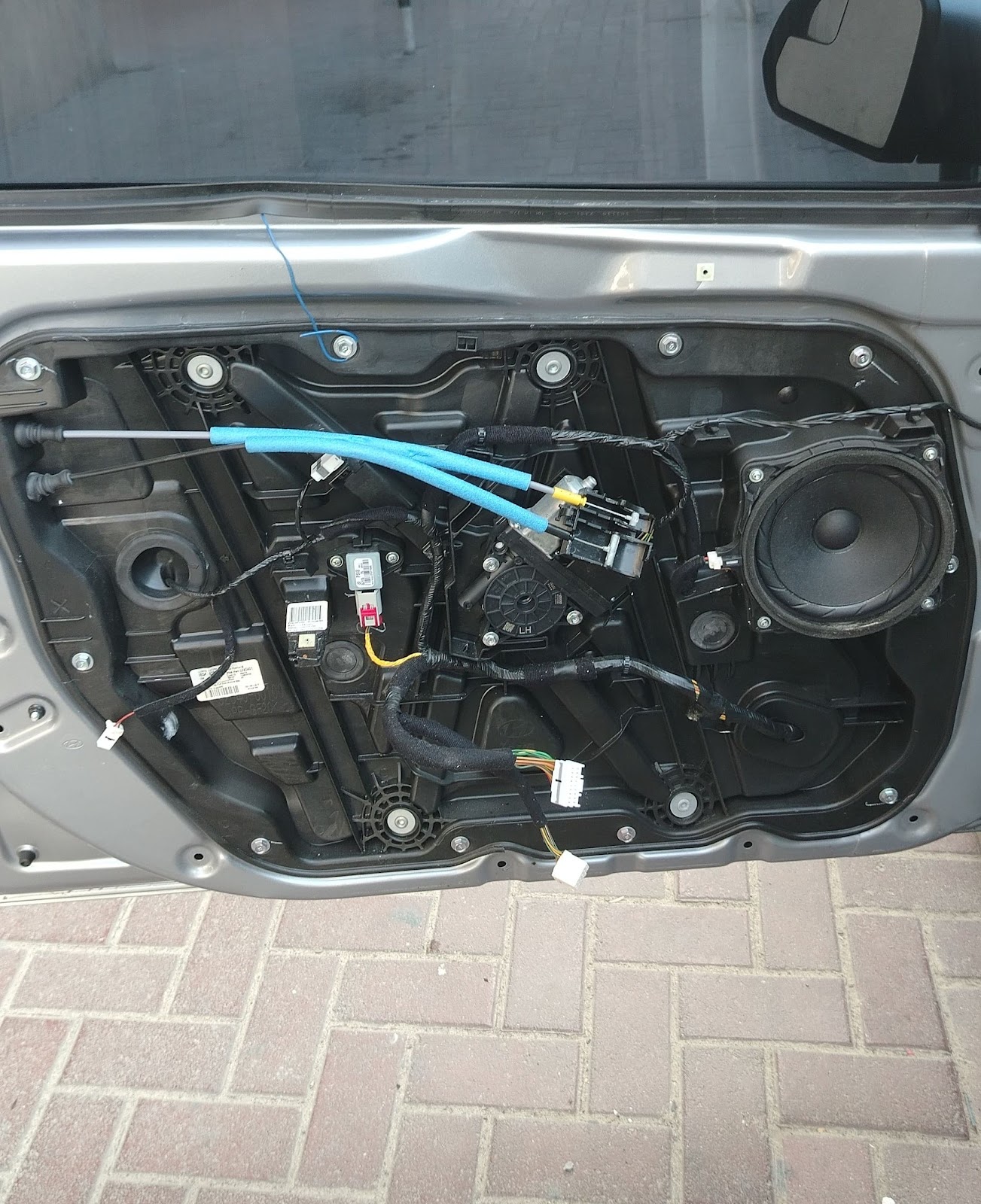 MR (car repair, satwa) photo