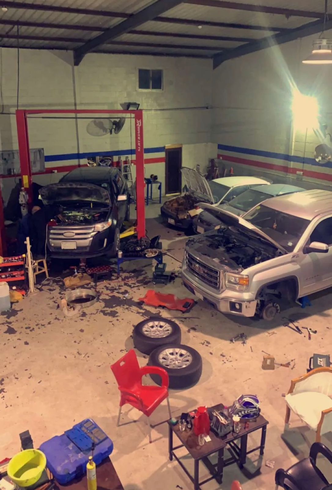 ورشة الذهبي القديم OLD GOLD GARAGE photo