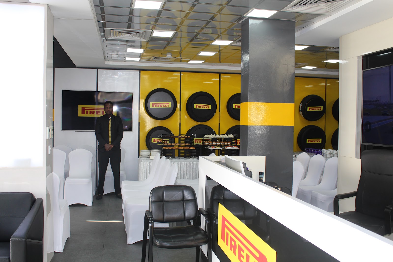 Pirelli Tyre Centre TEC13 بيريللي photo