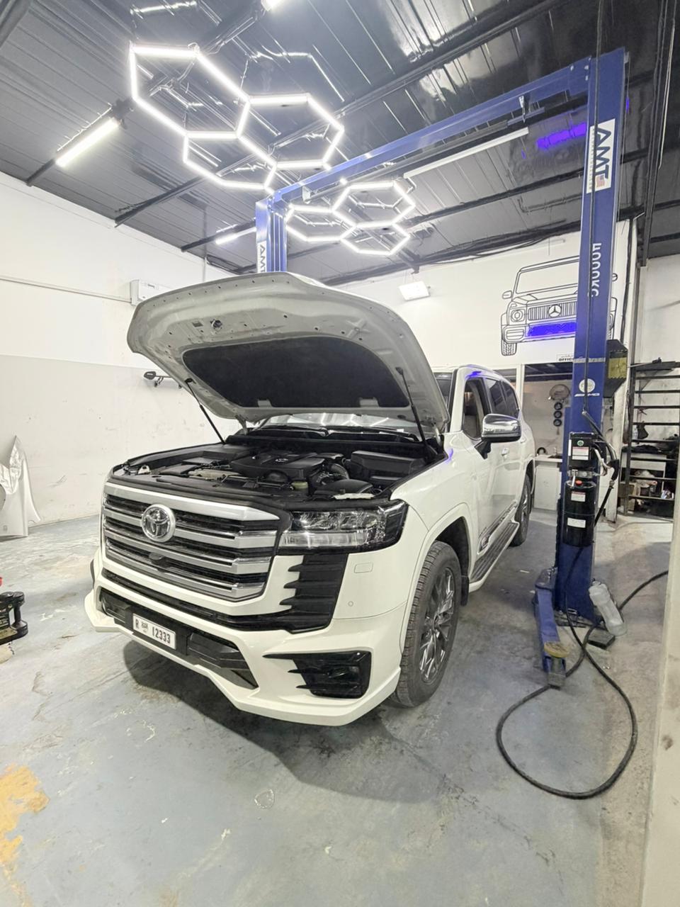 Rapid Rev Garage Dubai Marina Br photo