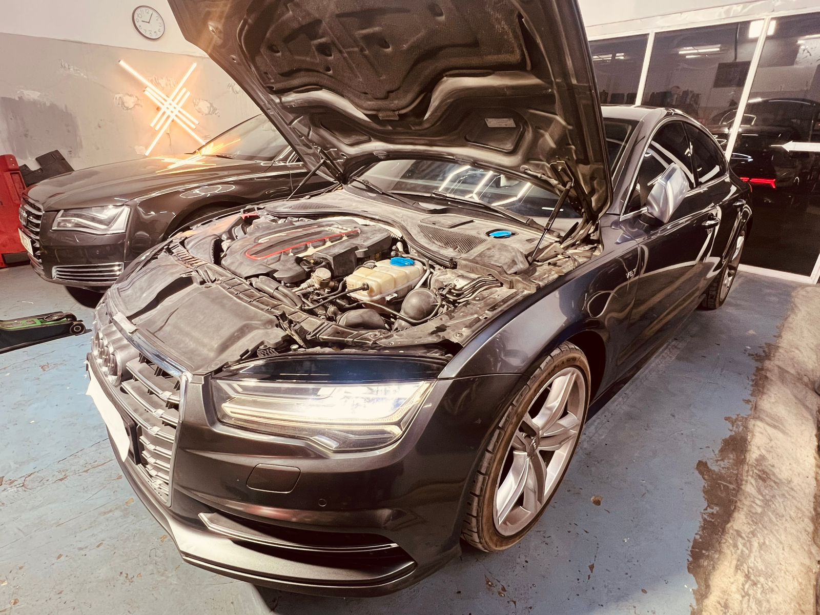 Rapid Rev Garage Motor City Br photo