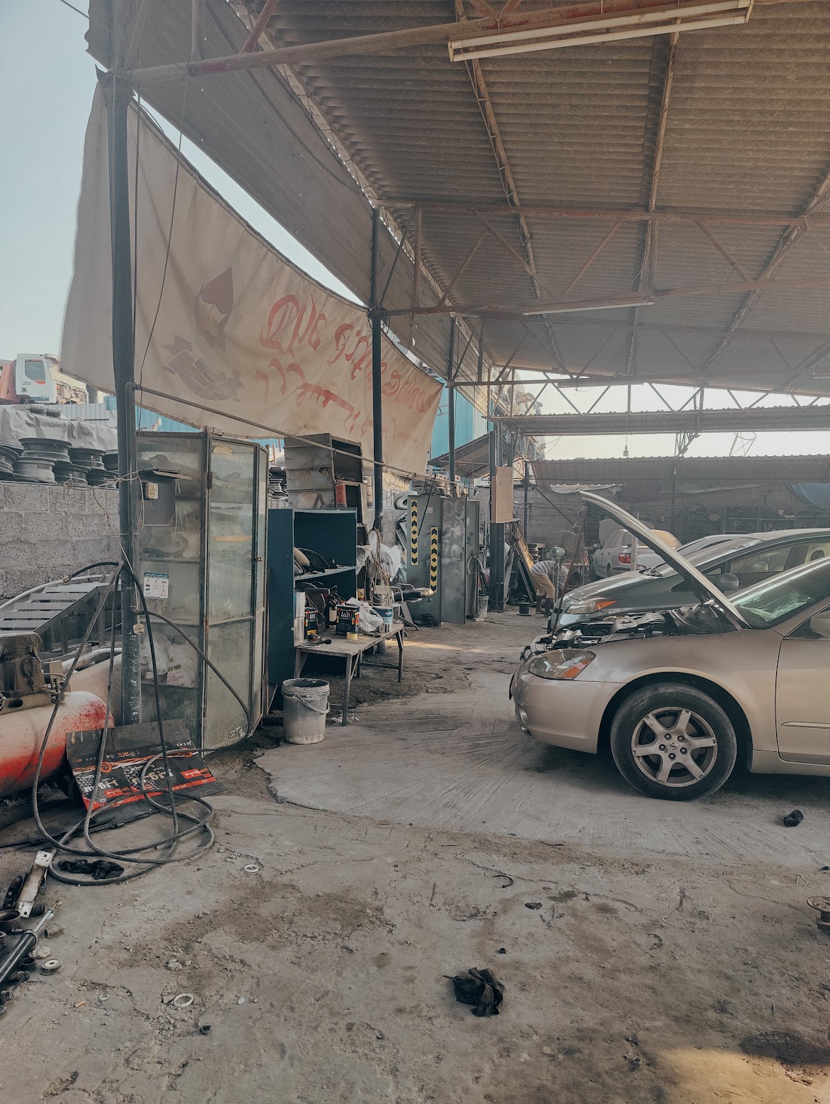 Reena Heavy Vehicles & Machineries Rep Garage photo