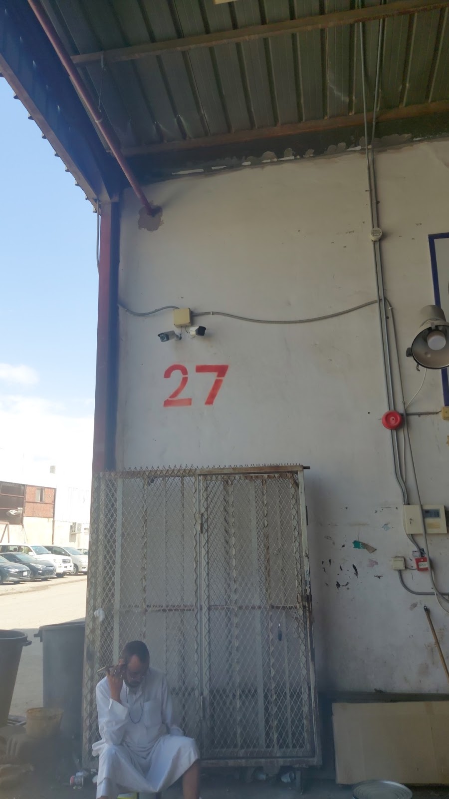Repair Shop 27 - ورشة كار هاوس ٢٧ photo