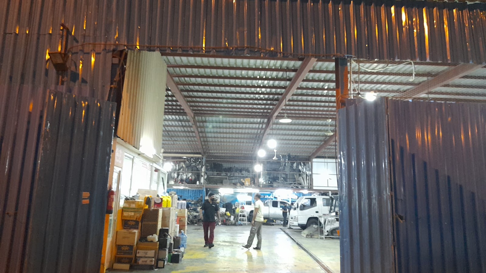 SANAIYA World Link Auto Center Br3 photo