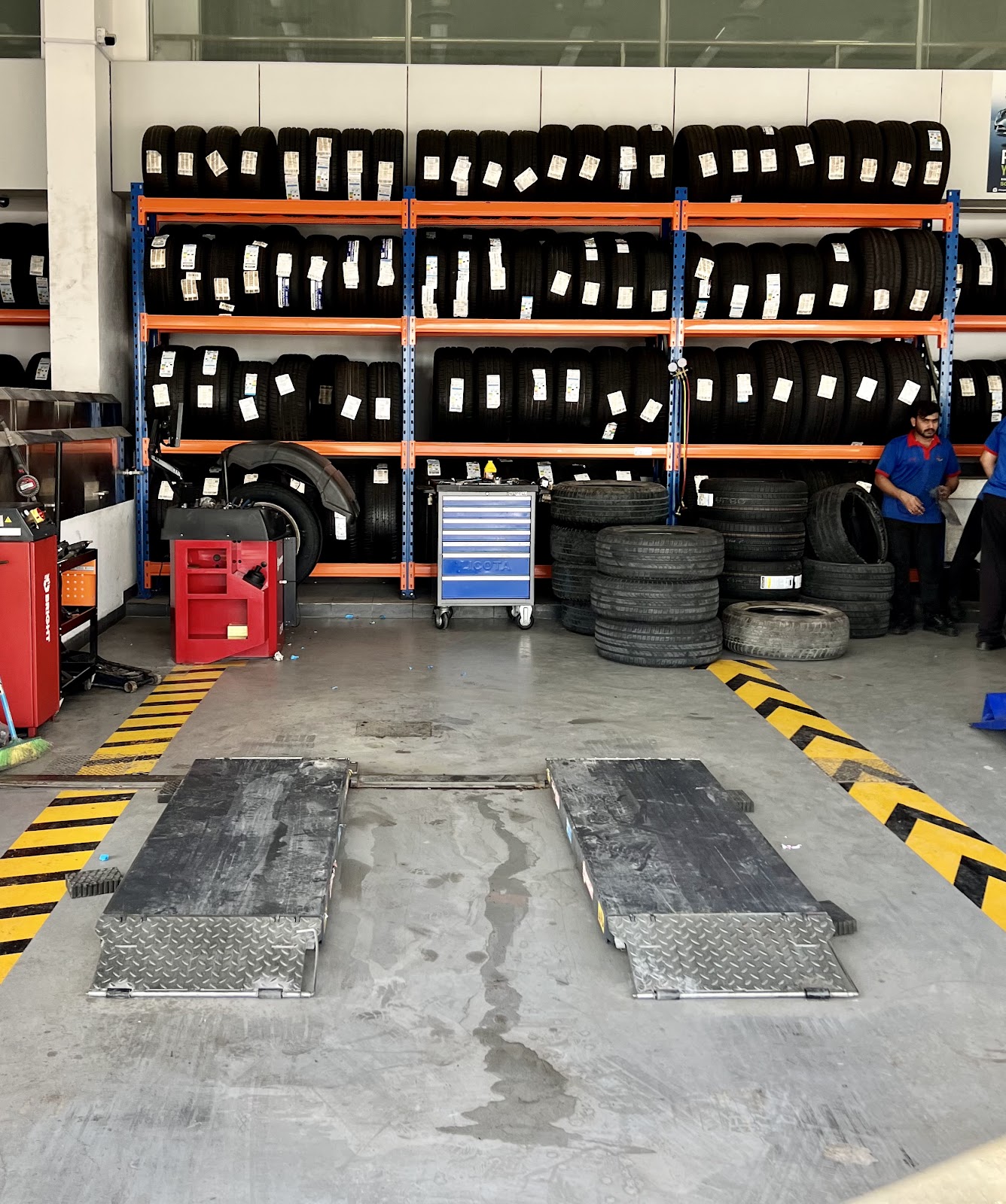Superfix Auto Center YAS North - سوبرفكس لتصليح السيارات شمال ياس photo