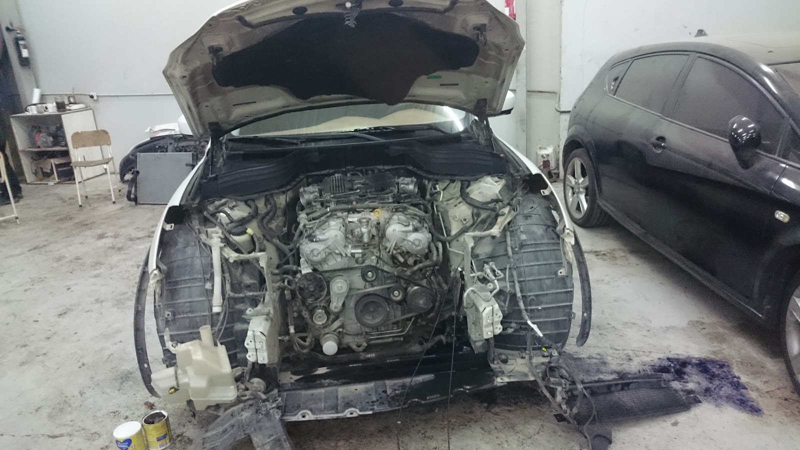 المركز الفني لتصليح السيارات. TECHNICAL CENTER FOR CAR REPAIRING photo