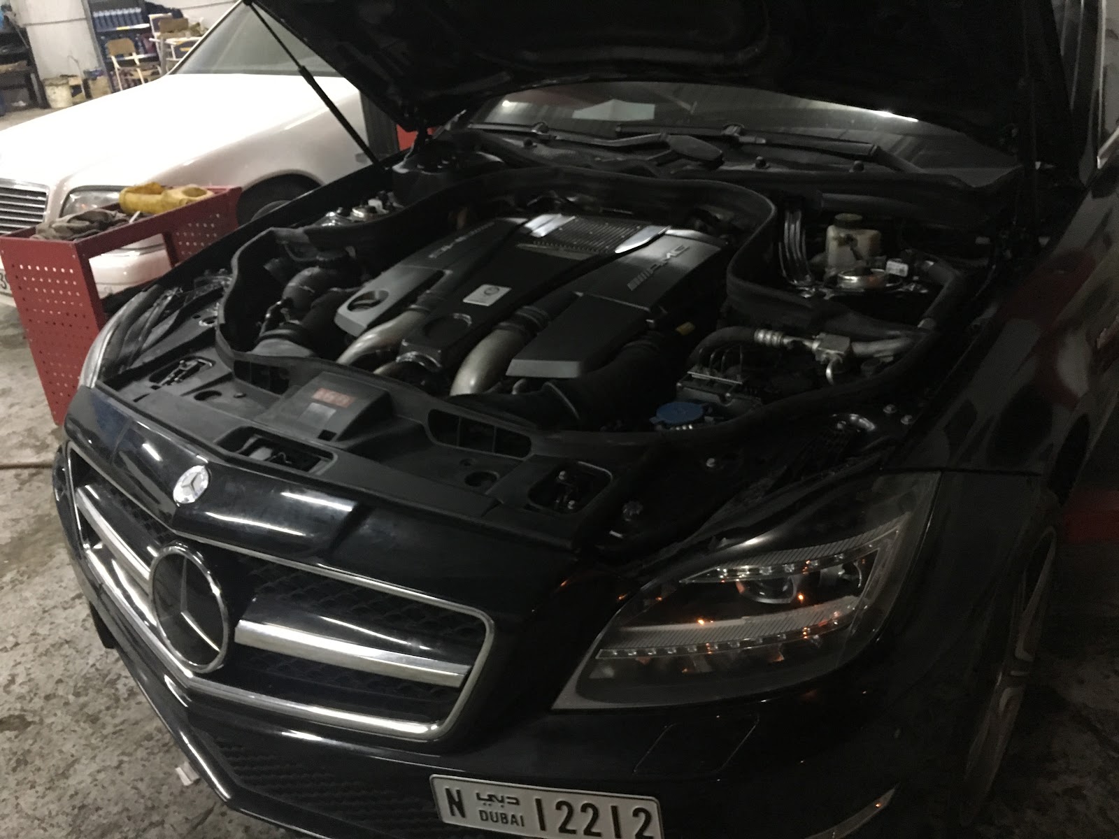المركز الفني لتصليح السيارات. TECHNICAL CENTER FOR CAR REPAIRING photo