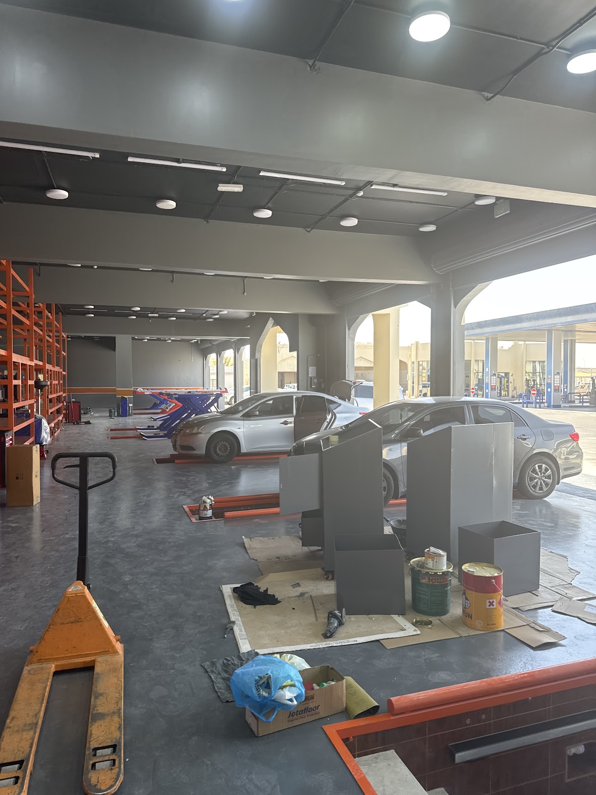 TOPLINE FOR CAR SERVICES - ALKHOR توب لاين فرع الخور photo