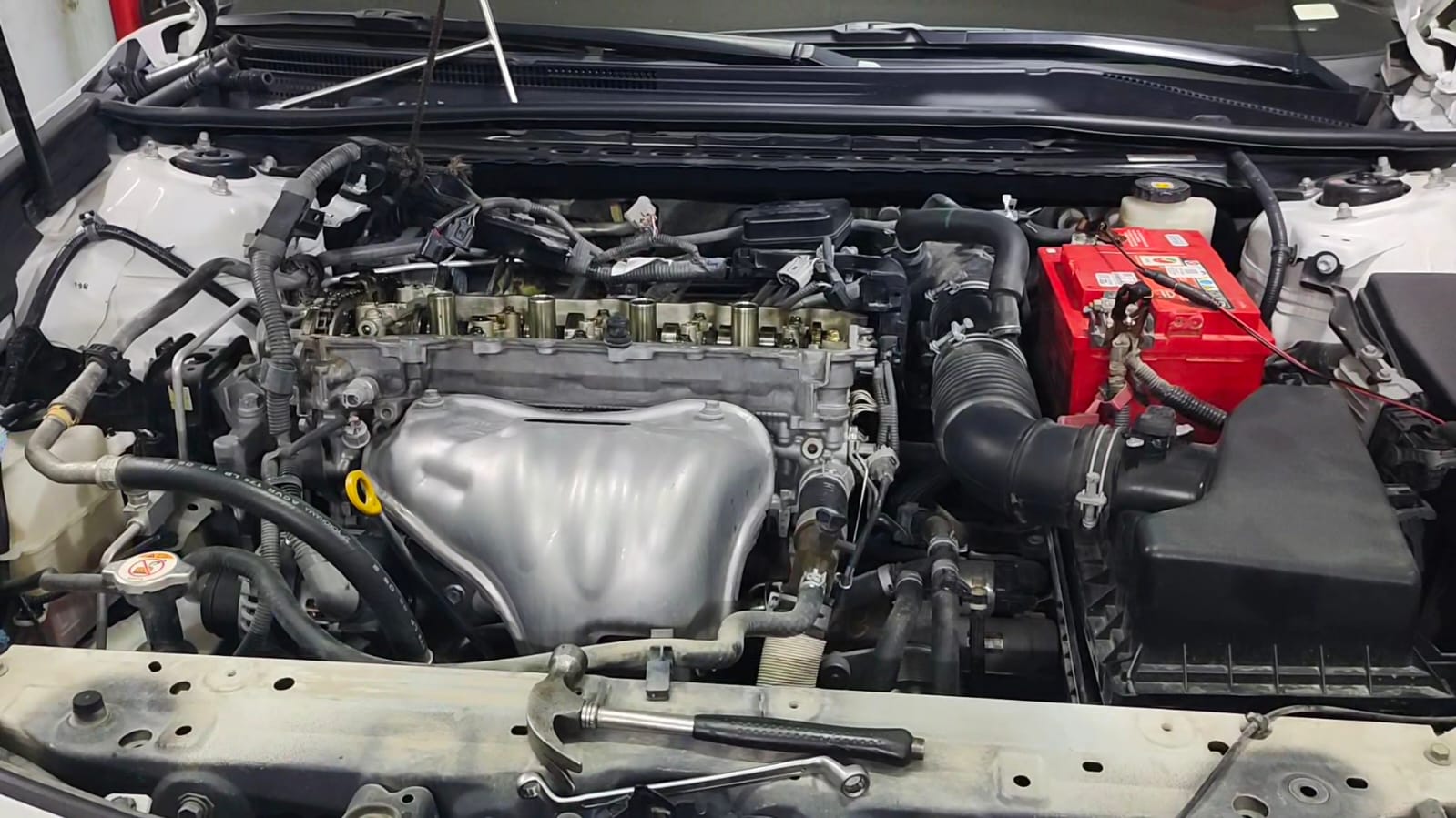 Twenty Five Cars Mechanic Auto Ac Repair Garage photo